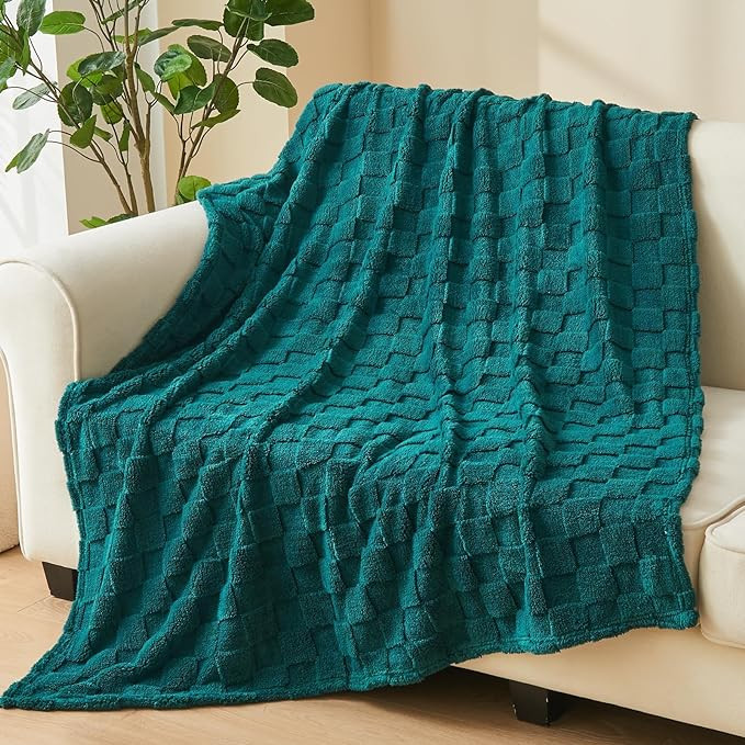 NEWCOSPLAY Super Soft Throw Blanket Dark Teal Premium Silky Flannel Fleece 3D Checkered Lightweig... | Amazon (CA)