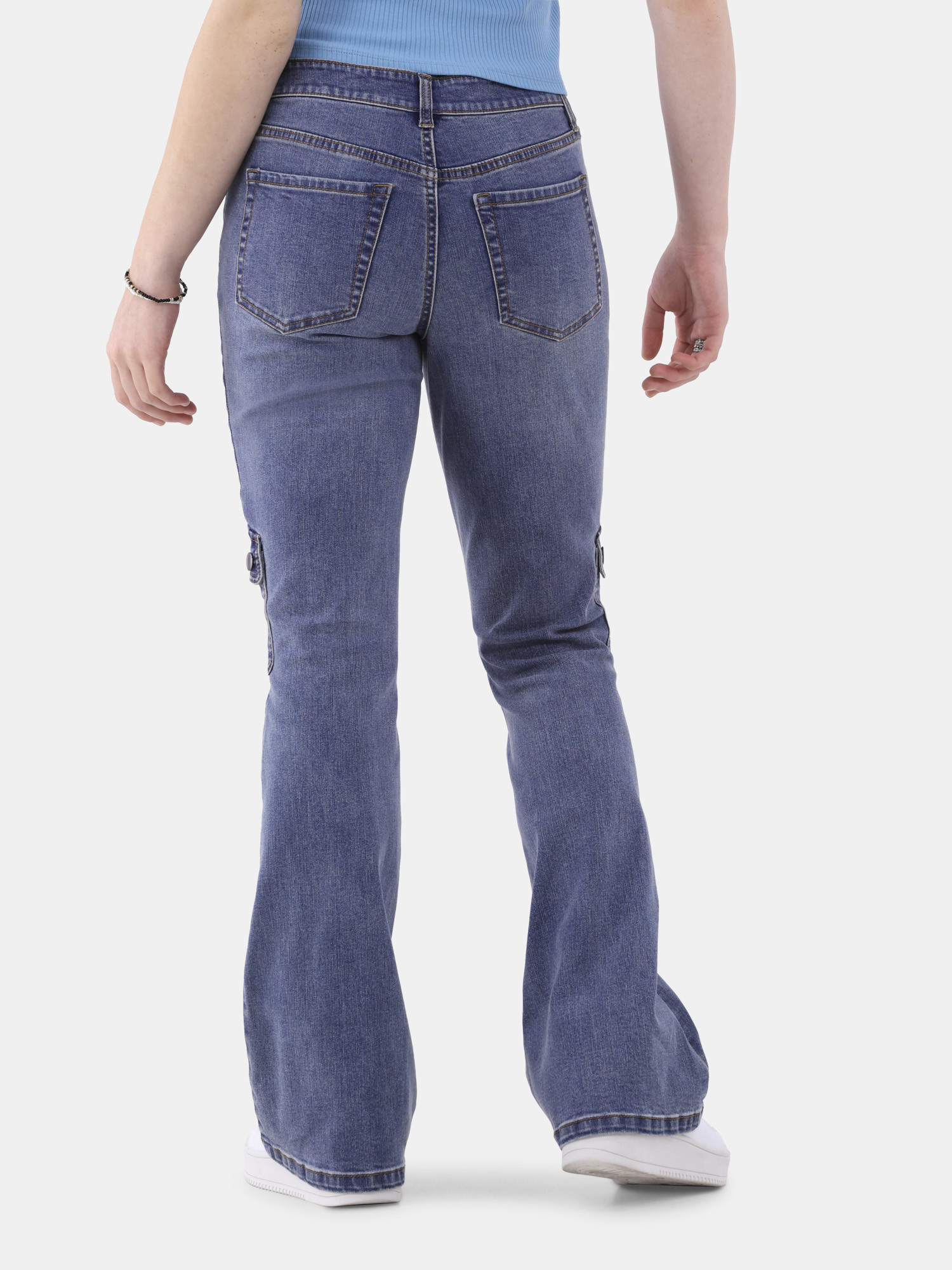 No Boundaries Bootcut Cargo Pants, 33” Inseam, Women’s | Walmart (US)