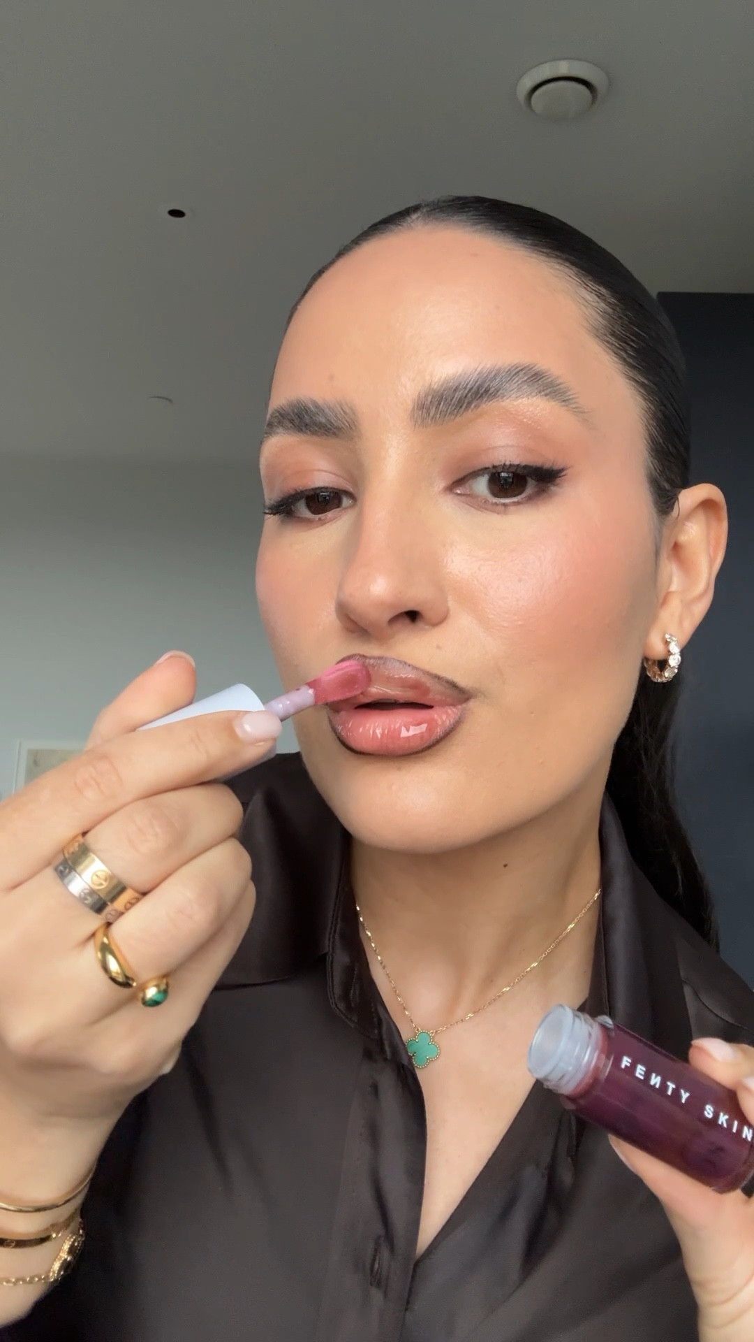 Lip combo 👄 Fenty Beauty Trace'D Out Pencil Lip Liner - Coal Blooded
Fenty Skin Fenty Treatz Hydrating + Strengthening Lip Oil - Black Cherry 