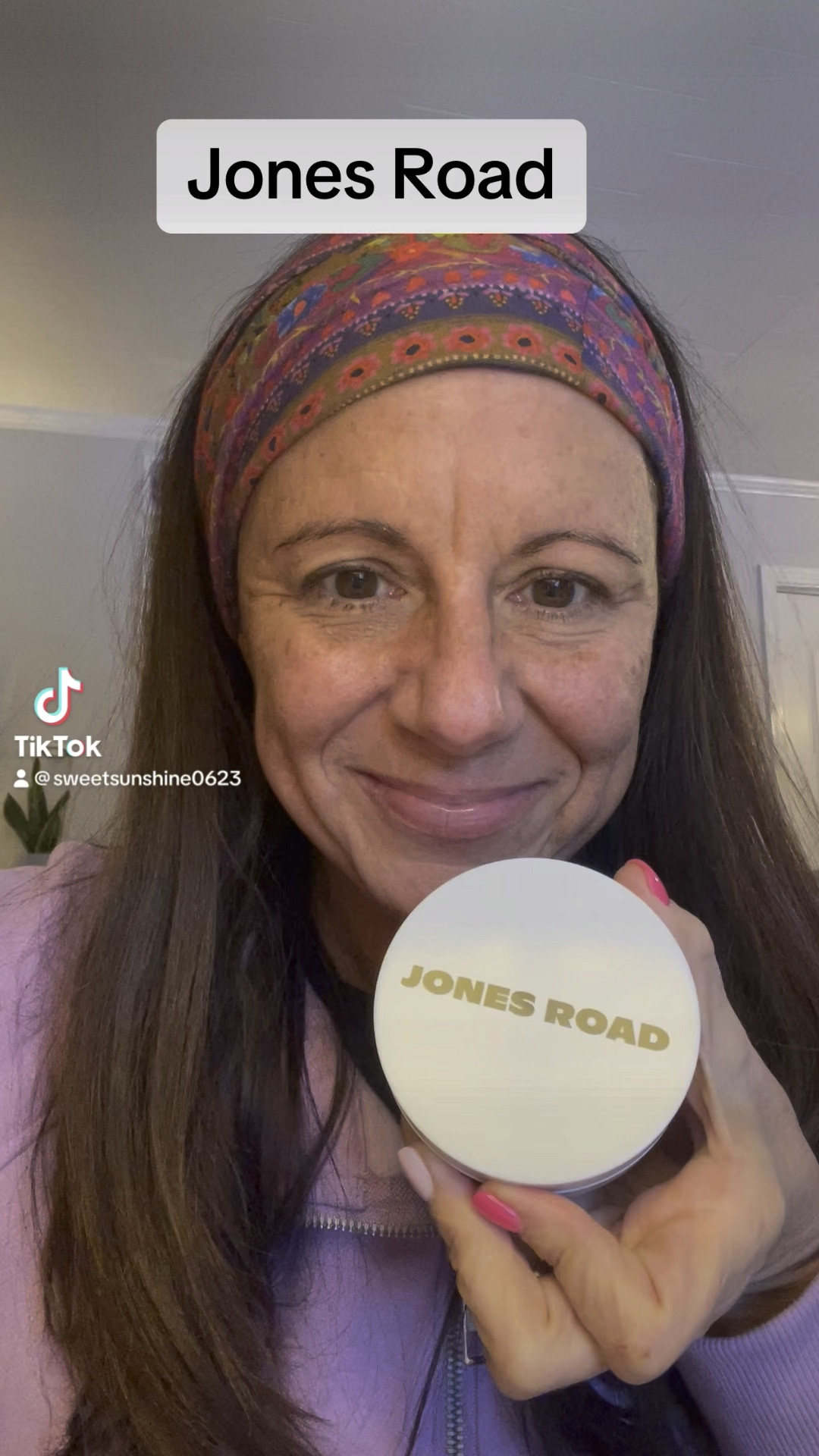 Loving this Jones Road- especially on no makeup days. It’s clean and makes my skin shine. It comes in a cariety of colors. #cleanmakeup #jonesroad #makeup #miraclebalm #shopping #face #followme #ltk