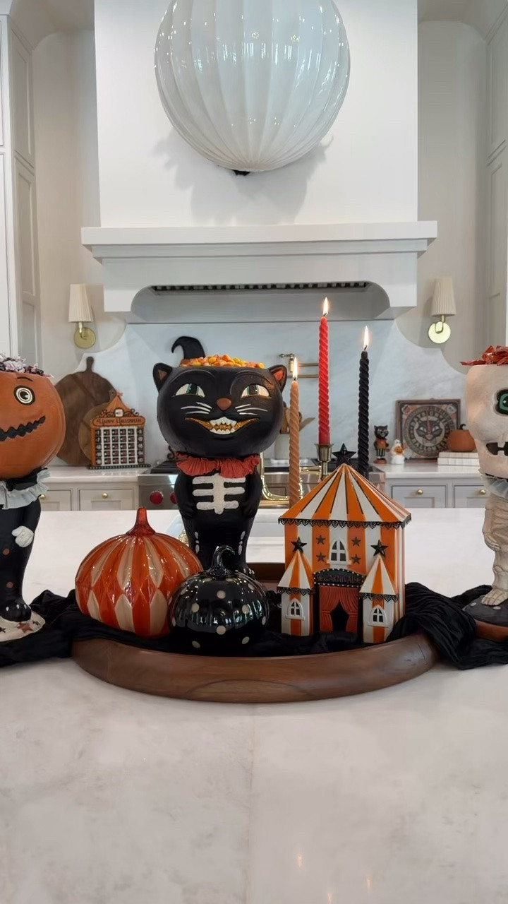 #Ad Spooky season is officially taking over my kitchen! 🎃 I used pieces from the Michaels Vintage Spirits collection to create a playful Halloween candy display and centerpiece filled with nostalgic characters, classic seasonal colors, and plenty of treats. Every gifted item featured is tagged and linked here so you can shop the complete look directly from Michaels!
#makeitiwithmichaels #michaelspartner @michaelsstores