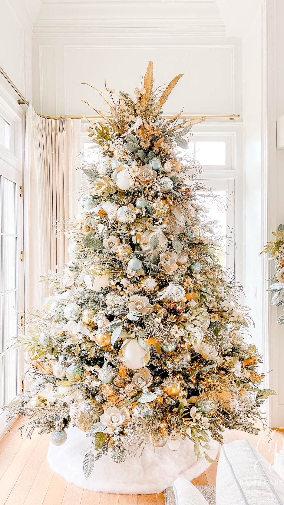 White, gold and aqua chinoiserie Christmas tree! 

For a 9’ tree Use 10-12 of each of the picks, 10-12 of each ornament. 

#LTKSeasonal #LTKHome #LTKStyleTip