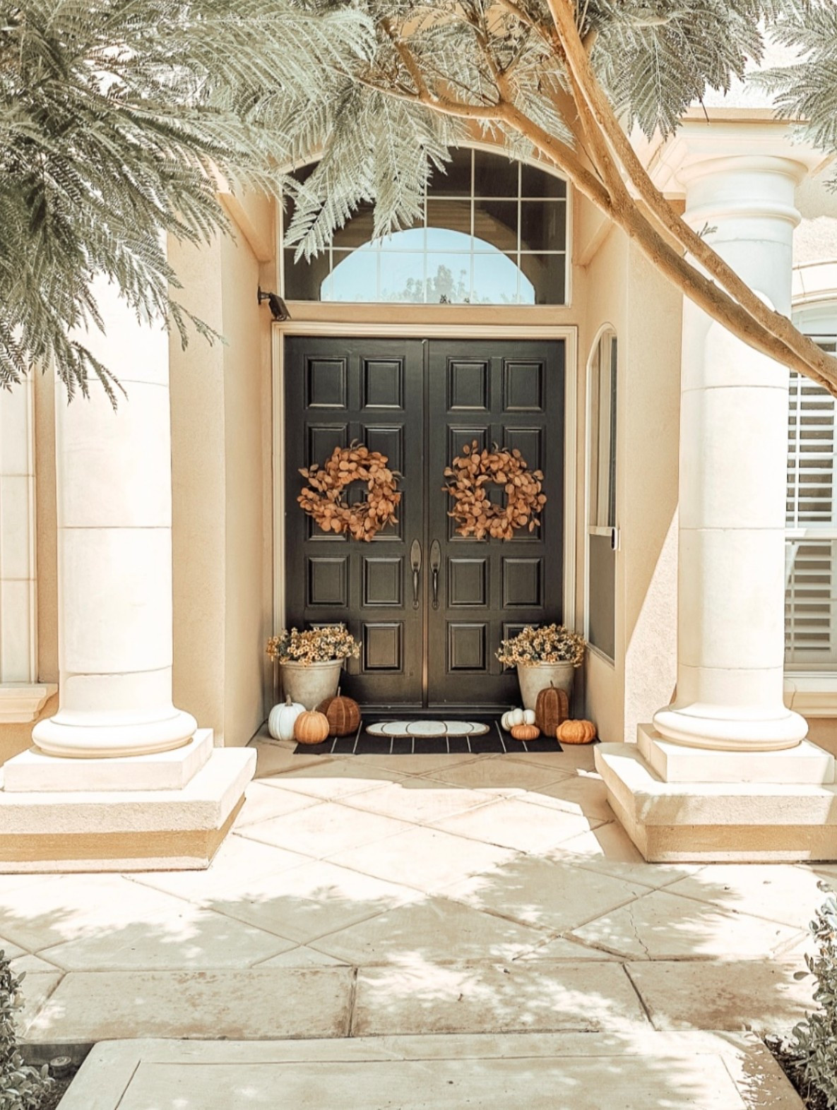 Fall porch 🧡

#LTKSeasonal #LTKStyleTip #LTKFindsUnder50
