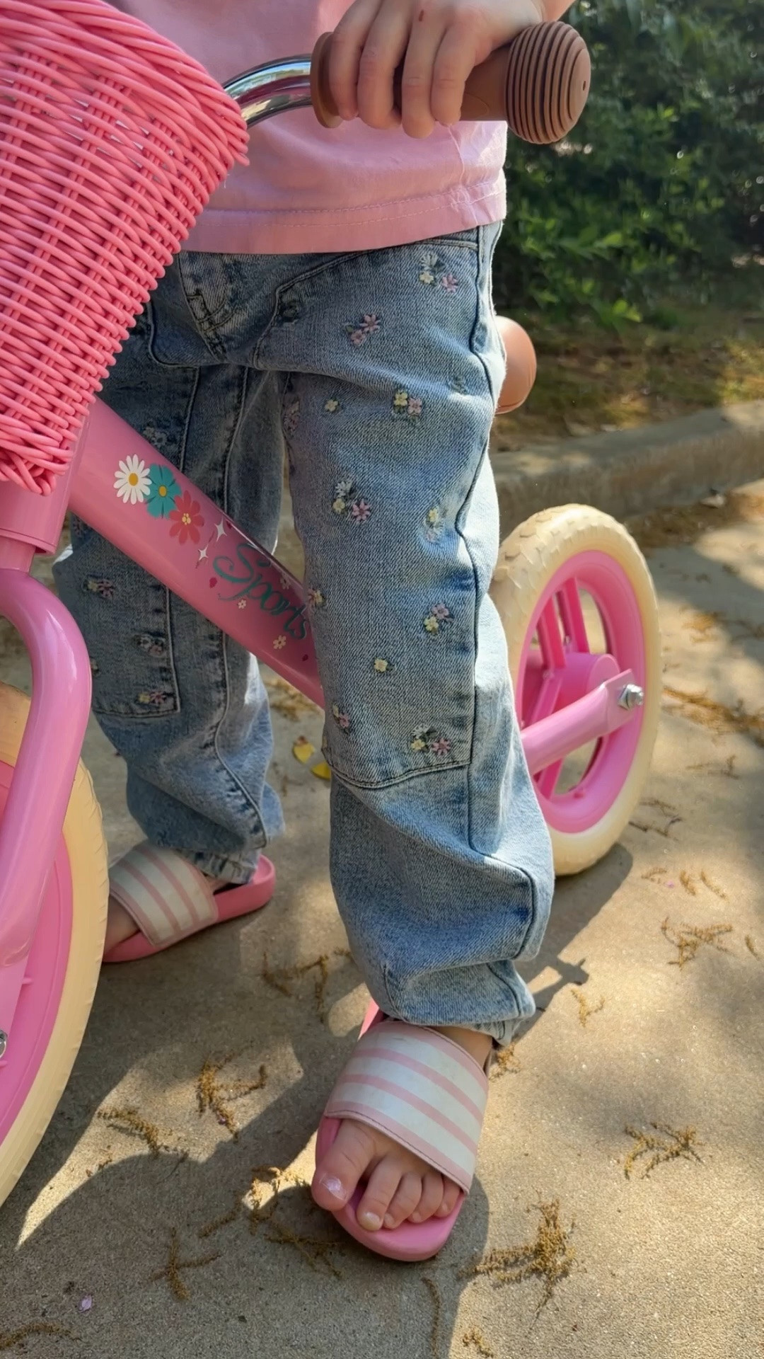 Sofias adorable barrel jeans are on sale today for $9!
Run TTS

#LTKmomlife #LTKSaleAlert #LTKKids