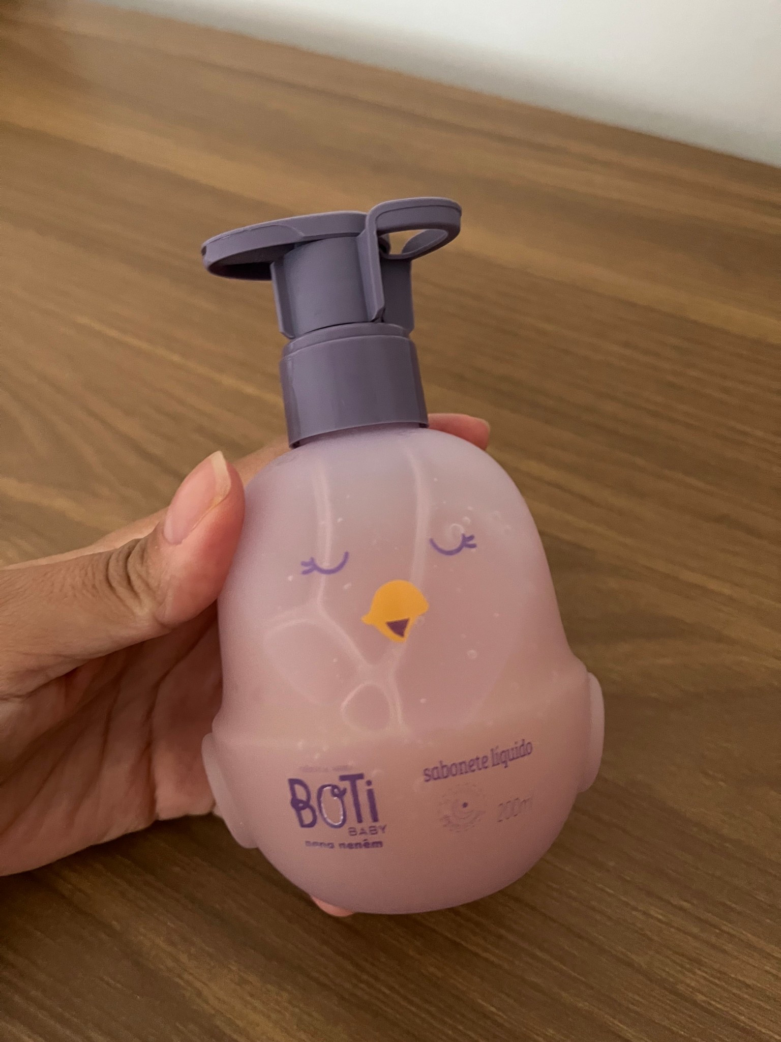 #DallasComALTK
Hora do banho mais divertida e cheirosa! 🛁✨ O sabonete líquido infantil do Boticário cuida da pele delicada com uma espuma macia e um cheirinho irresistível. 💕 Perfeito para transformar o banho em um momento especial! 🌟 

#LTKmaternidade #LTKbaby #LTKbrasil