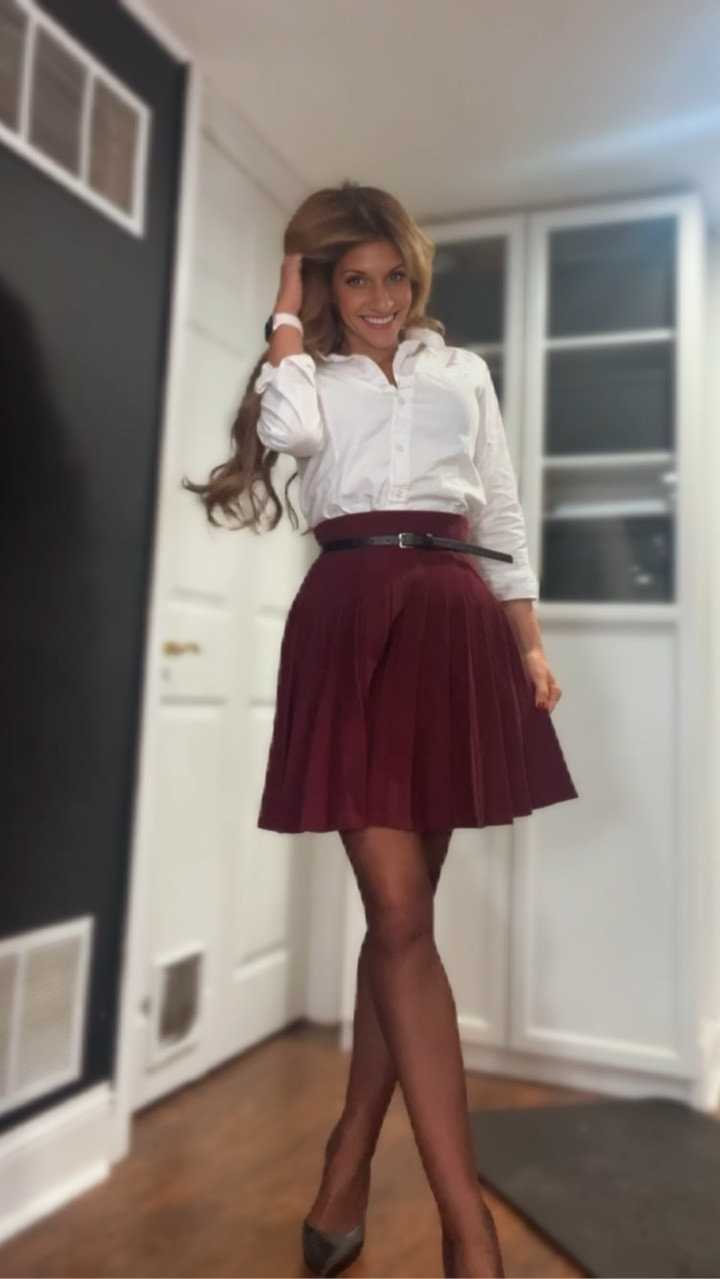 Fall teacher outfit inspo 🍁
This look gives all the classic vintage vibes with a crisp white button-down shirt, a pleated burgundy skirt, and black heels—simple, feminine, and perfect for the classroom or a cozy coffee date. I layered it with a vintage-style coat with faux fur trim for that timeless, polished touch.

Think: preppy fall outfit, classy teacher outfit, maroon pleated skirt outfit, office chic look, modest feminine style, vintage fall fashion, winter workwear inspo.

✨ Shop this look below or search these pieces:
	•	white collared blouse
	•	burgundy pleated skirt
	•	black belt
	•	classic pointed-toe pumps
	•	vintage fur-trim coat

Perfect for work, teaching, or any day you want to feel confident, smart, and stylish.

#LTKFindsUnder50 #LTKPetite #LTKOver40