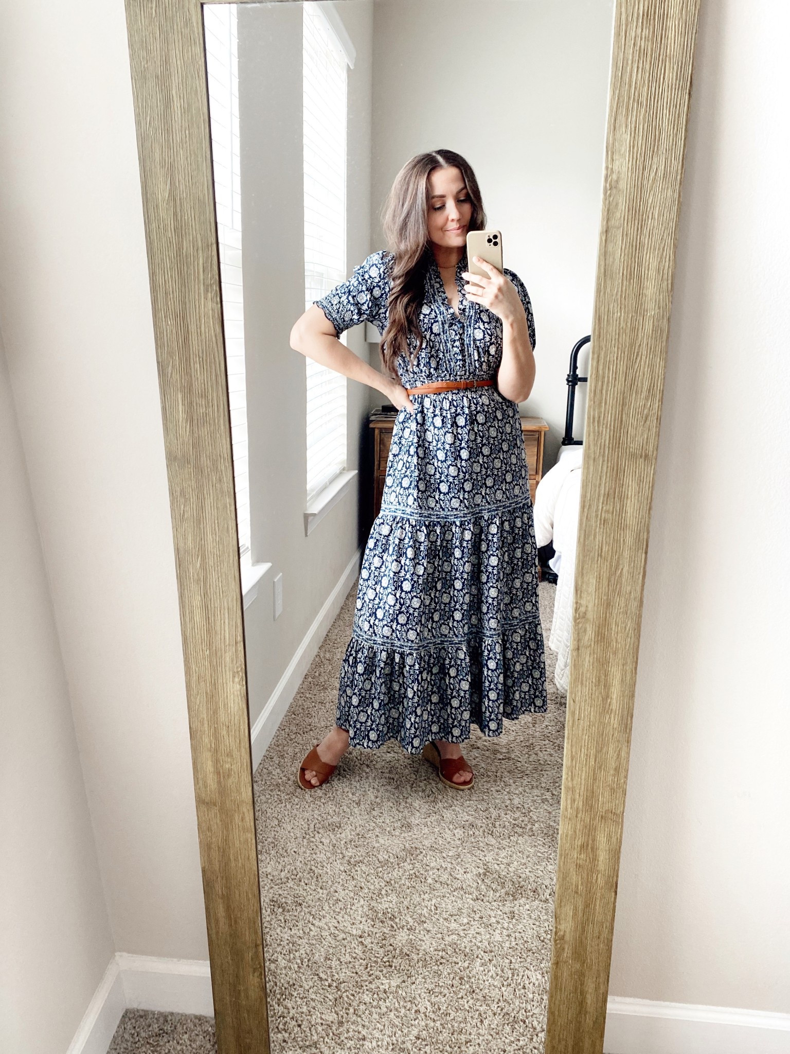 Give me all the spring dresses and give them to me in navy please! This dress from Nordstrom Rack is currently under $20 online. It’s light, airy and I love the collar detail. Added a skinny belt for a little something extra paired with a wedge sandal

(I’m 5’9” and a size 8. Wearing a size M in this dress)



#LTKFindsUnder50 #LTKOver40 #LTKSeasonal