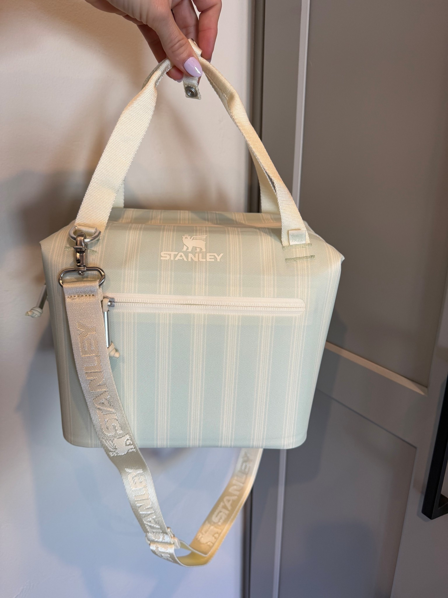 Between weekend tournaments, practices, and living out of the car… I needed something that actually keeps snacks + drinks cold and doesn’t feel like I’m hauling a giant cooler everywhere. @stanley_brand #stanleypartner


#LTKTravel #LTKmomlife #LTKKids