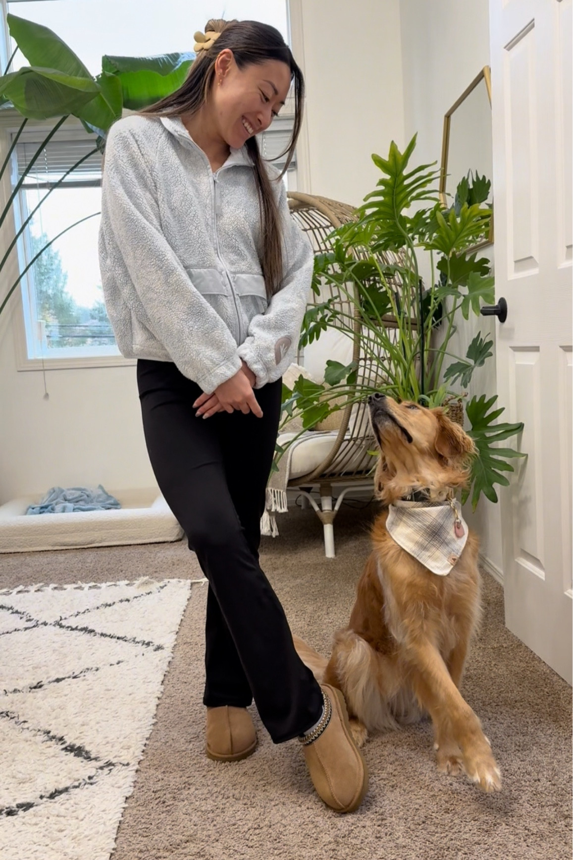 Cozy winter outfit ❄️

Aria’s bandana is from @andmutts.co (code AA10) 🐶