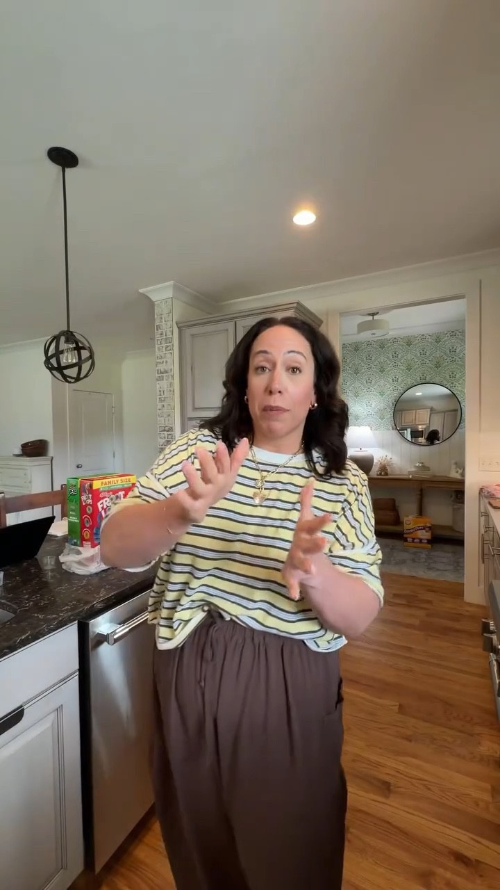 afternoons = pure chaos over here 😅 somehow we always make it work lol

#momlife #chaoticmom #dayinthelife #momvlog #relatablemom lifestylecreator everydaylife @barilla @drinklmnt @hydrojug @barebells.usa

#LTKootd #LTKmomlife #LTKdayinmylife