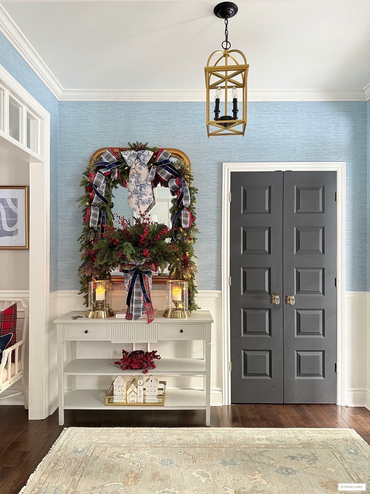 Greet your guests this Christmas with classic charm! Layered garlands, ribbons and bows💙❤️💚


#LTKHome #LTKHoliday #LTKSeasonal