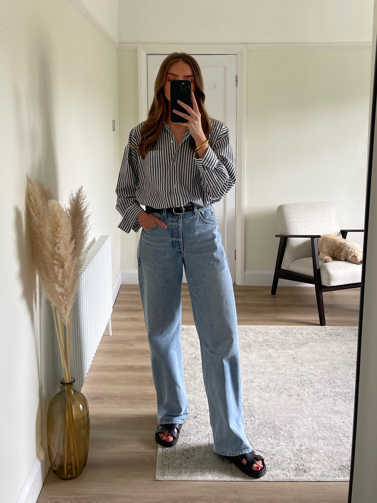 Today’s outfit
Medium in the Abercrombie striped shirt
25 in the citizens of humanity Ayla jeans in skylights
I’m 5ft 6
Hermes chypre sandals, dupes linked 


Wardrobe staples, classic style, striped shirt, wide leg jeans, Hermes sandals, simple style 

#LTKsummer #LTKuk #LTKeurope