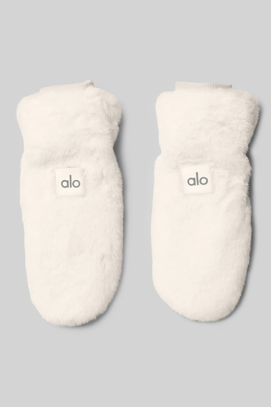 ALO | Faux Fur Mittens in Ivory White, Size: Medium/Large | Alo Yoga (US)