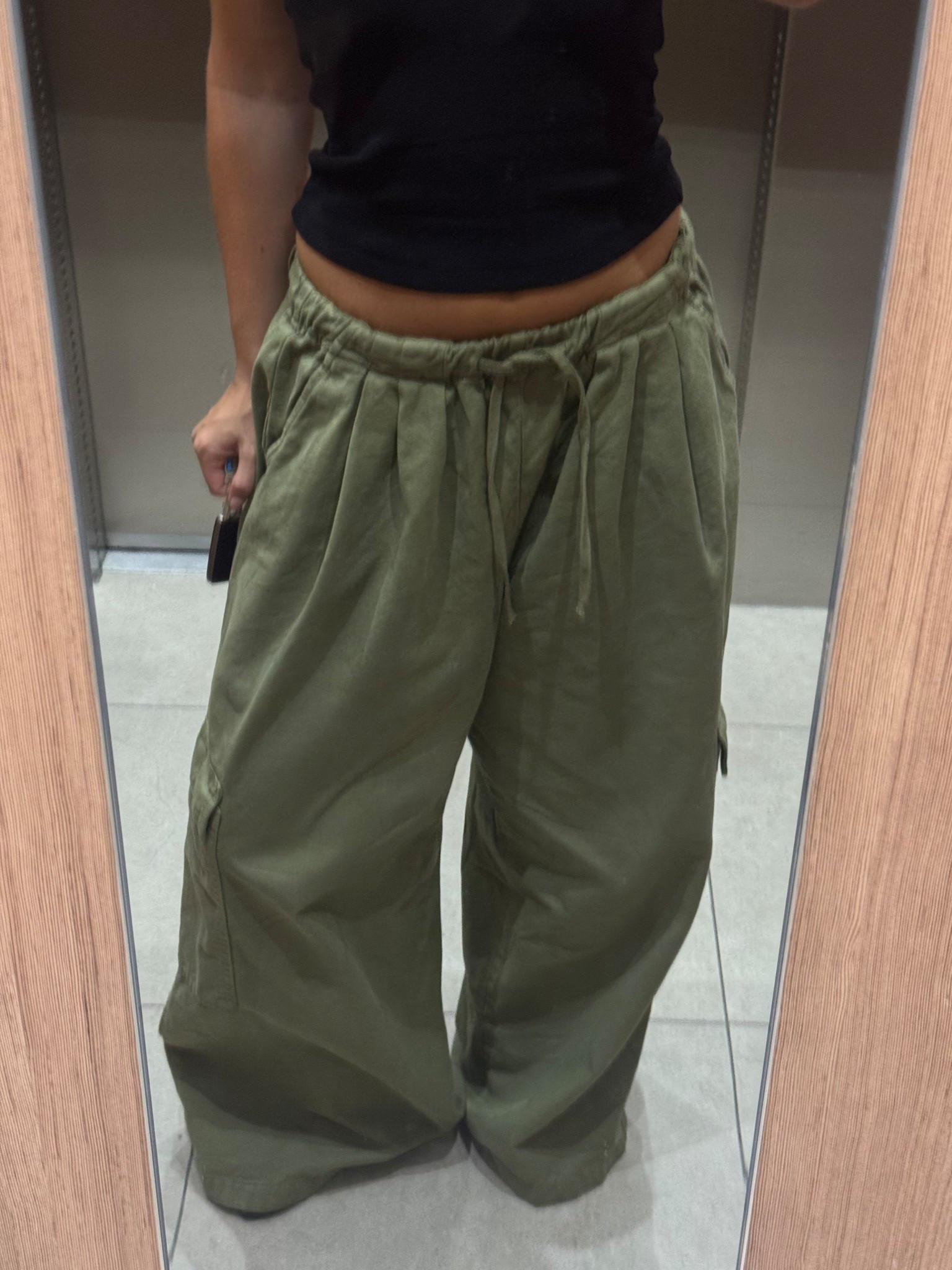 I have been living in these over sized baggy cargo pants!! 

#LTKworkwear #LTKaustralia #LTKjeans