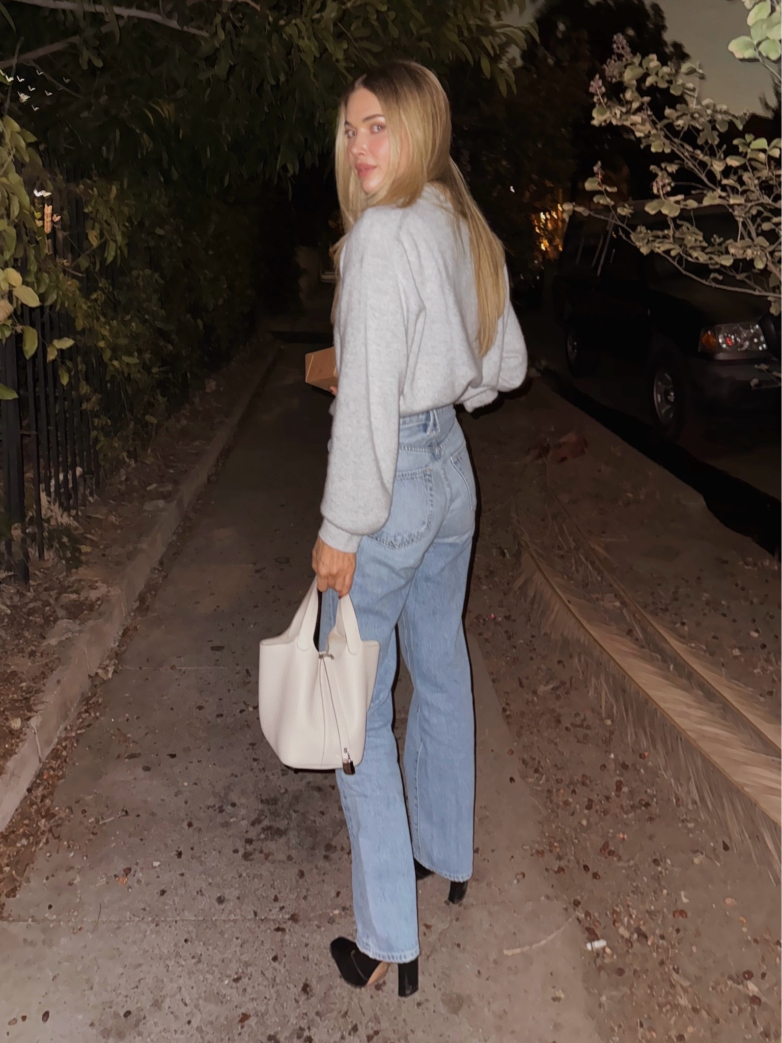 date night outfit - wearing size 25 jeans I’m 5’5 for reference