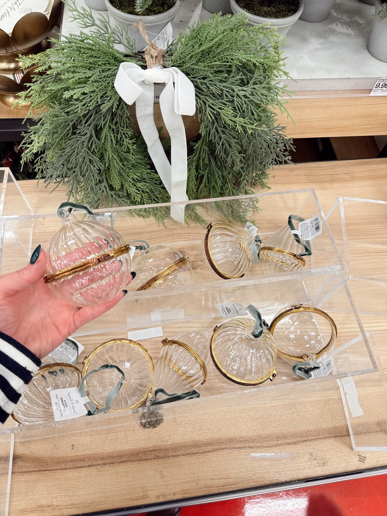 Absolutely stunning! Look for less, hinged glass ornaments at Target 

#LTKGiftGuide #LTKSeasonal #LTKHoliday