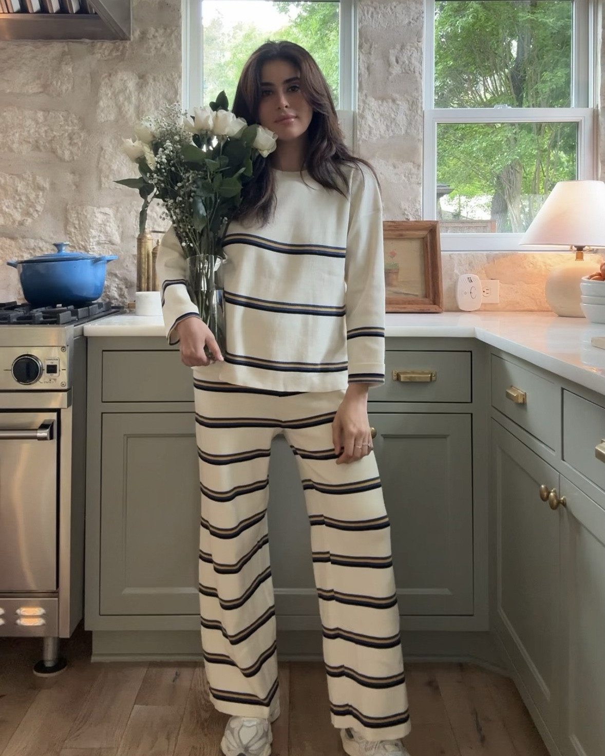 Outfit of the week: 
Comfy Lounge Set: Amazon 
Sneakers: new balance 👟

#outfitidea #spring #amazonfind


#LTKstyletip #LTKshoecrush #LTKxMadewell