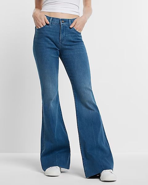 Mid Rise Medium Wash 70s Flare Jeans | Express