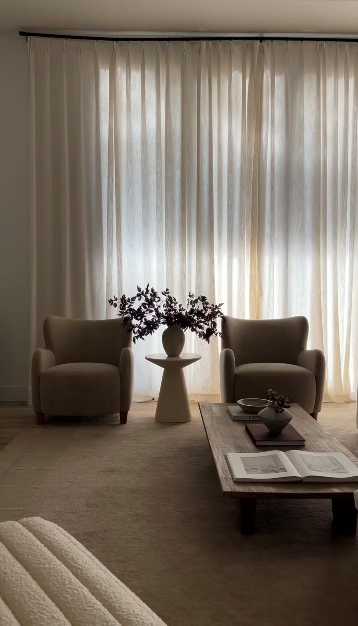 Affordable Living Room Furniture 🤎

Coffee Table: Zara Home