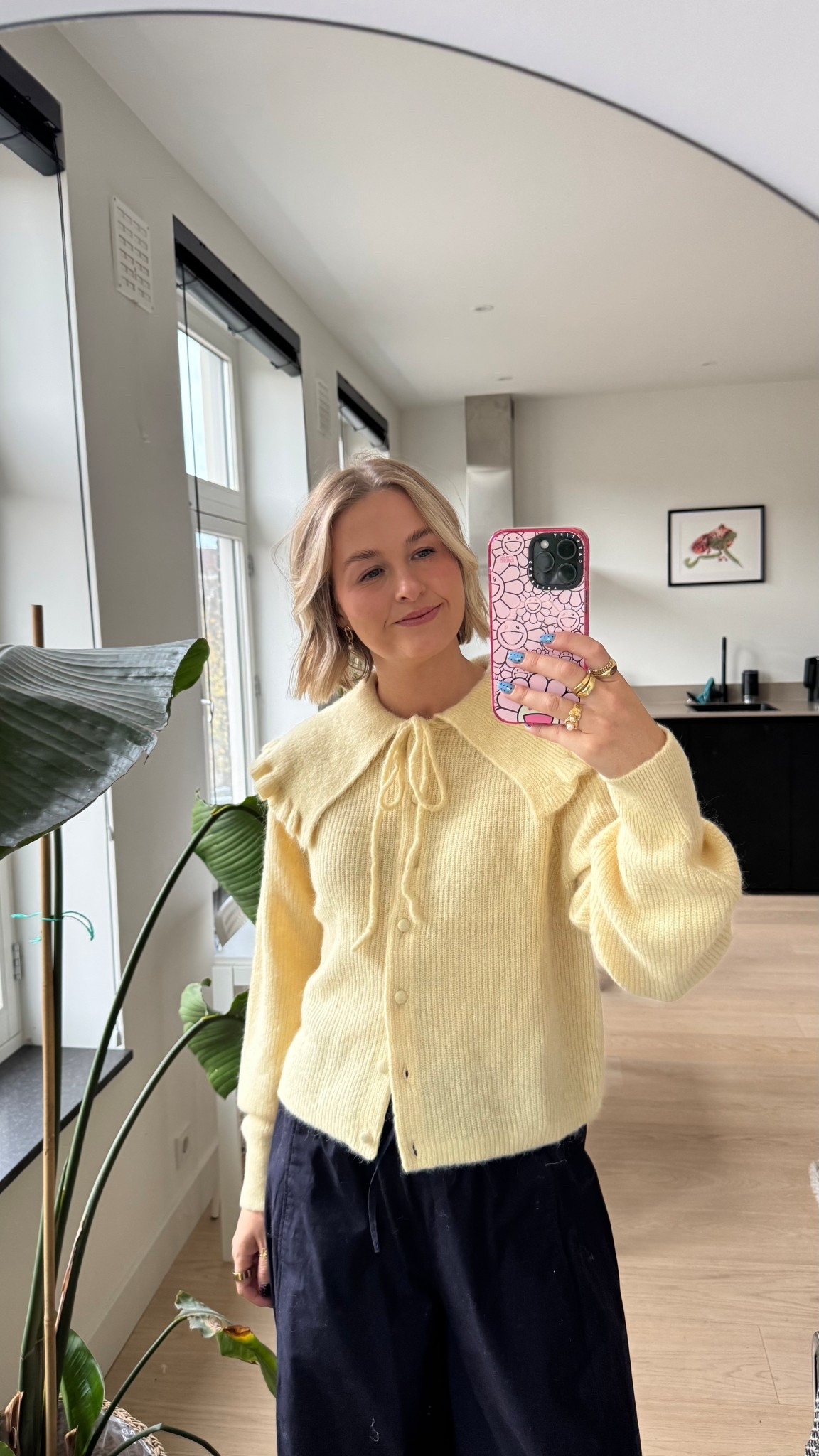 Yellow collared cardigan size small 

#LTKuk #LTKautumn #LTKwinter