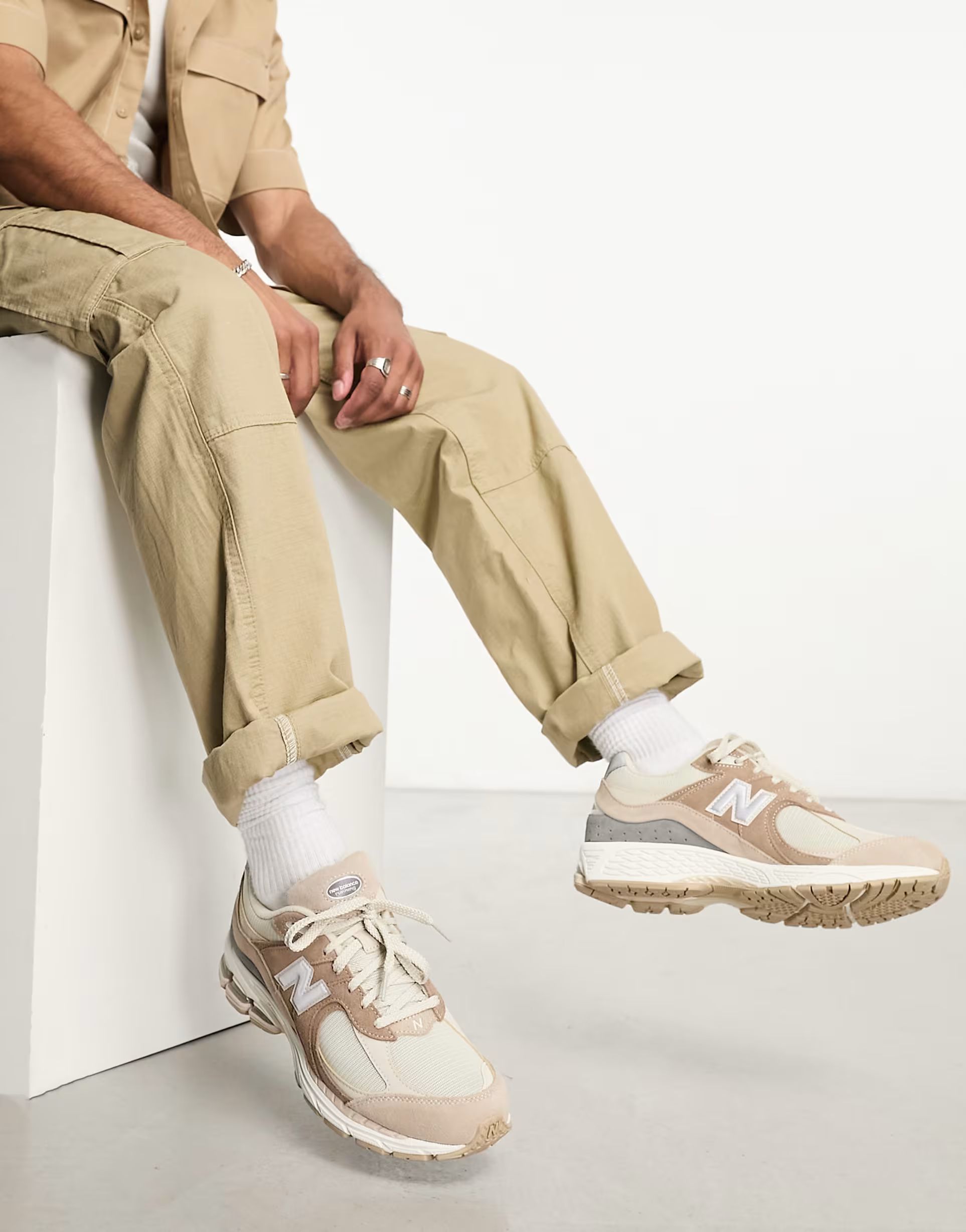 New Balance 2002 sneakers in tan & grey - TAN | ASOS (Global)