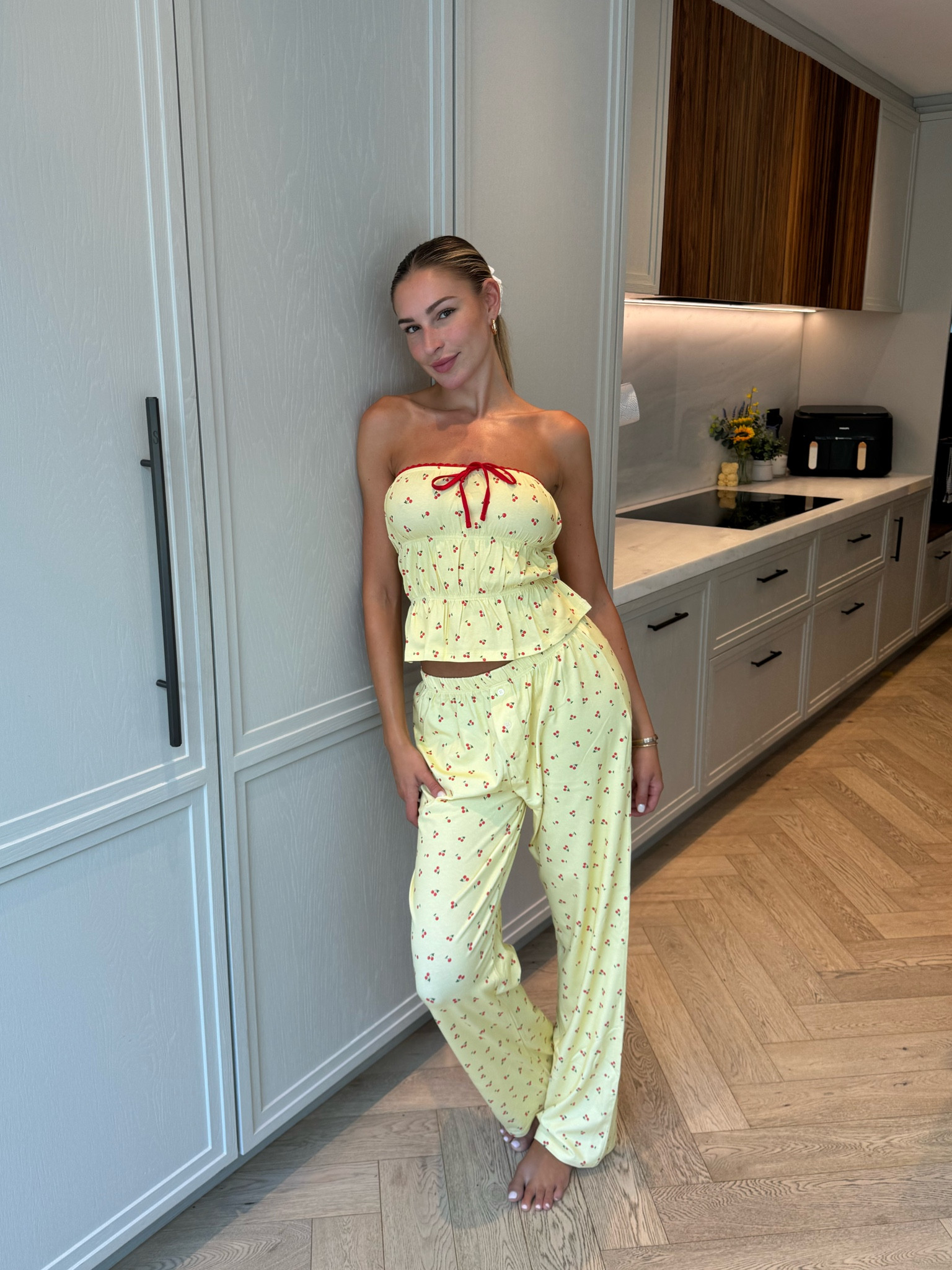 ASOS design ruched bandeau co-ord in buttermilk cherry print💛🍒

#LTKmodest #LTKuk #LTKstyletip