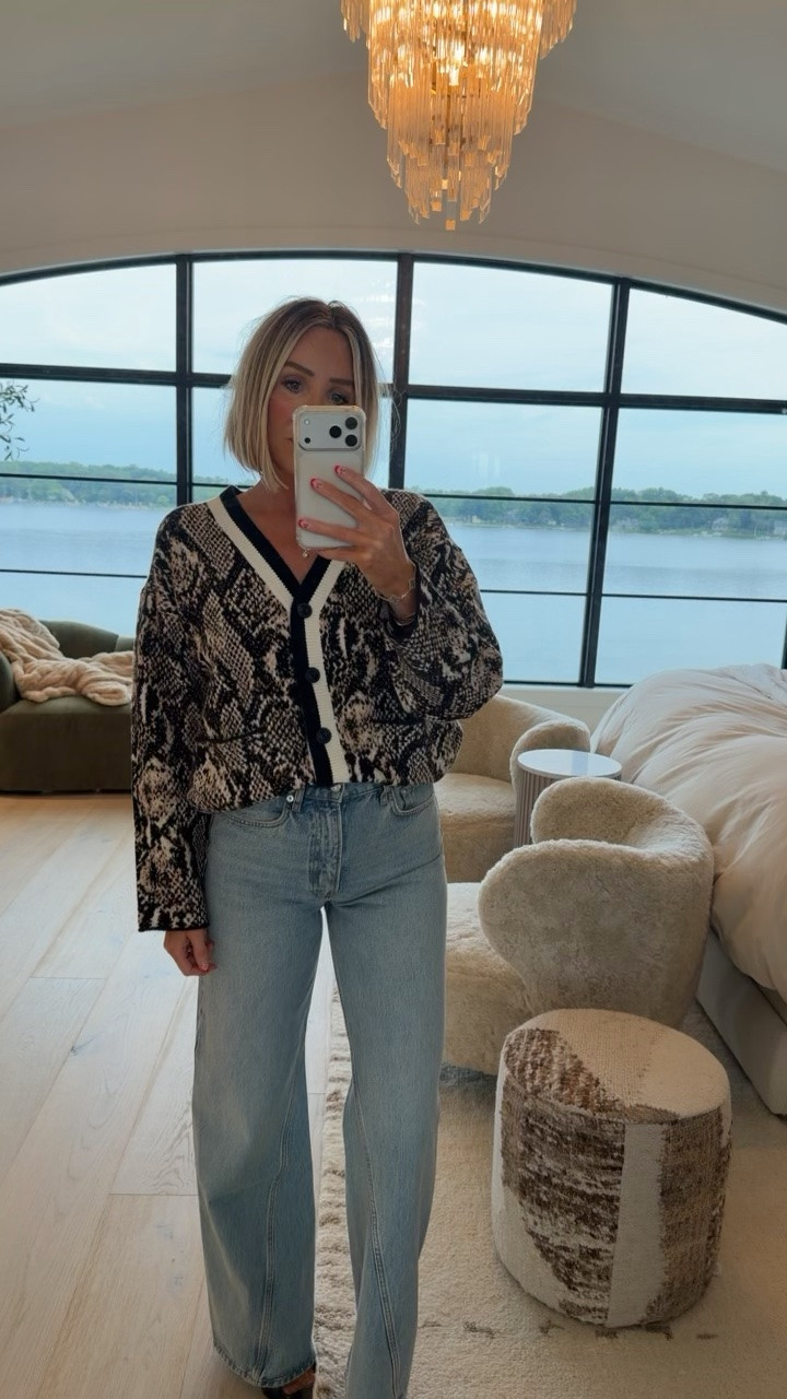 NEW Kbb at Target just launched and is selling out fast 💨 size down.. I’m in a small .. exact denim is new from Nordstrom and I’m in love! 😍