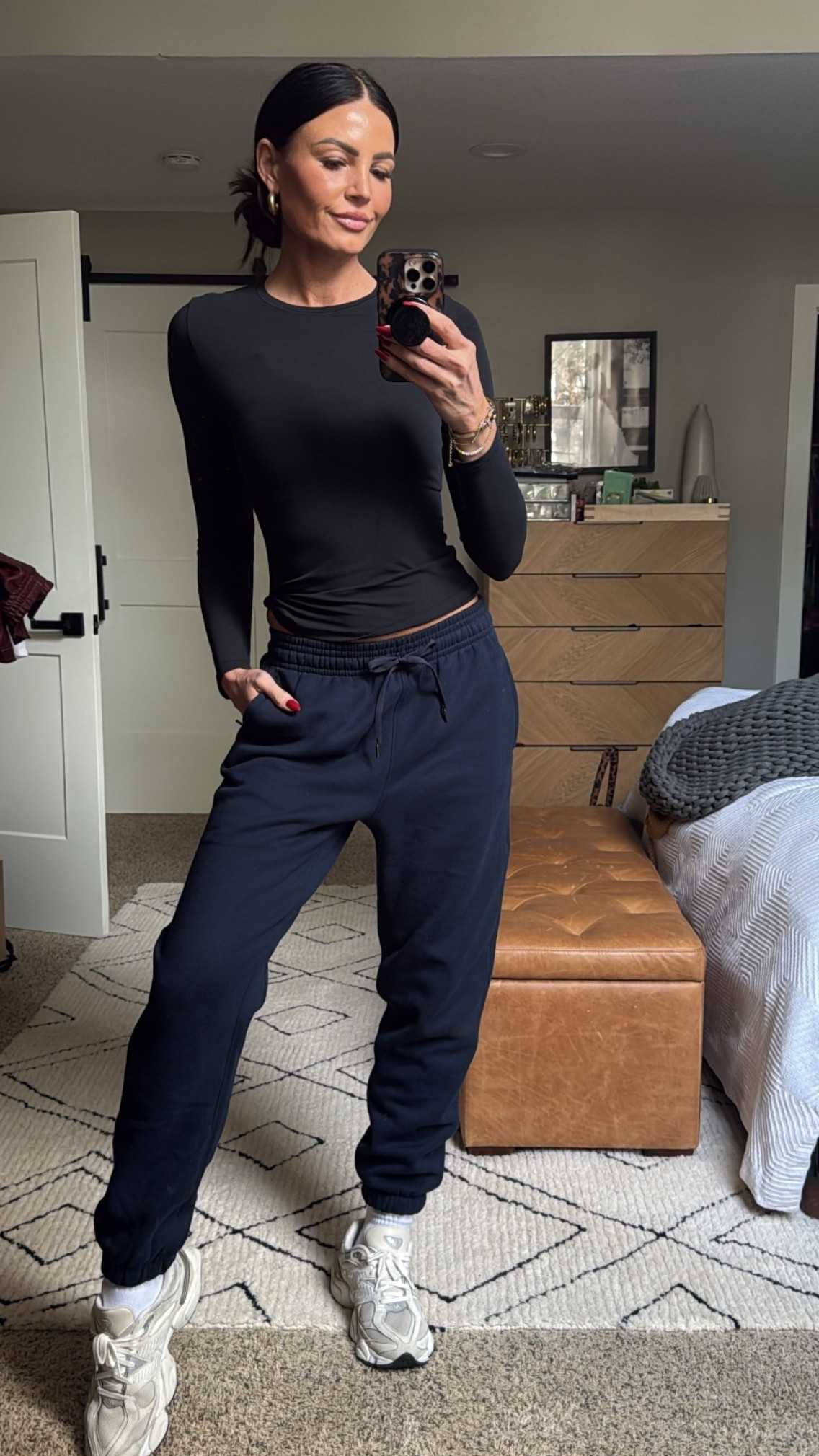 Medium top & sweats

#LTKActive #LTKOver40 #LTKSaleAlert