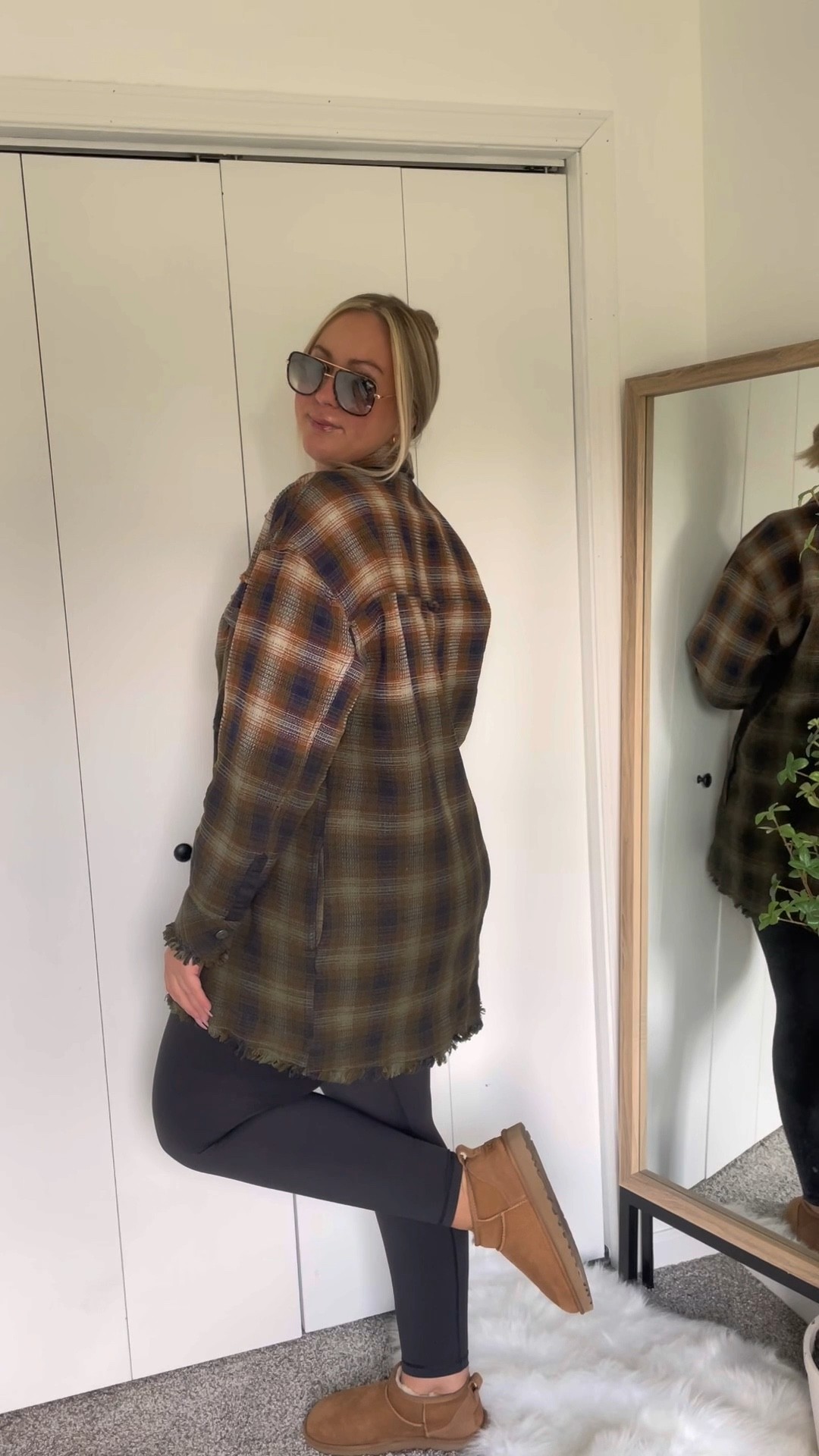 Casual fall outfit of the day 🍁 
Everyday style 
Casual style
Midsize style
Midsize fashion
Curvy style
Mini ugg boot style

#LTKcurves #LTKshoecrush #LTKstyletip