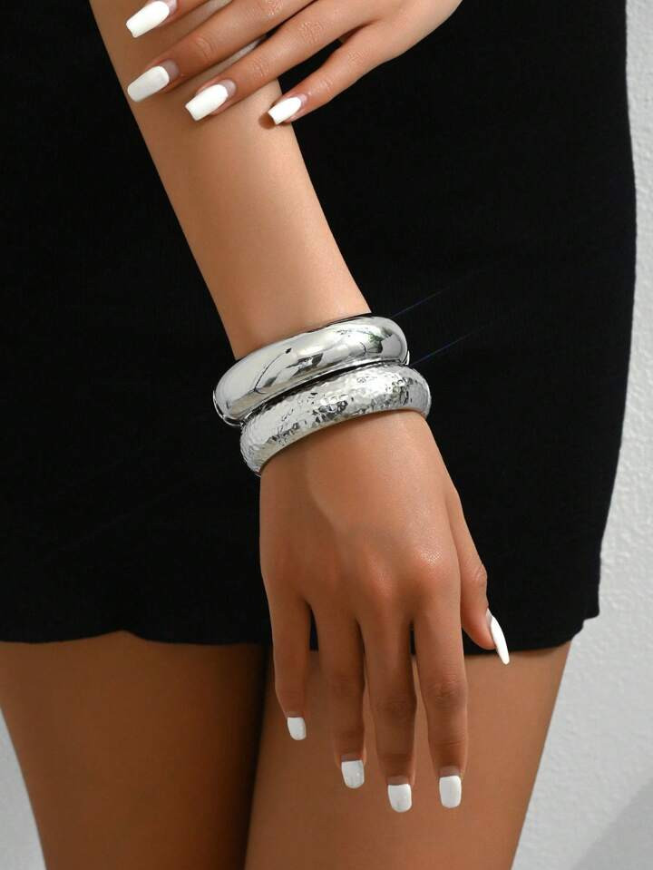 1 paire de bracelets de couple ton argent, avec des sangles empilées avec un motif de peau de se... | SHEIN