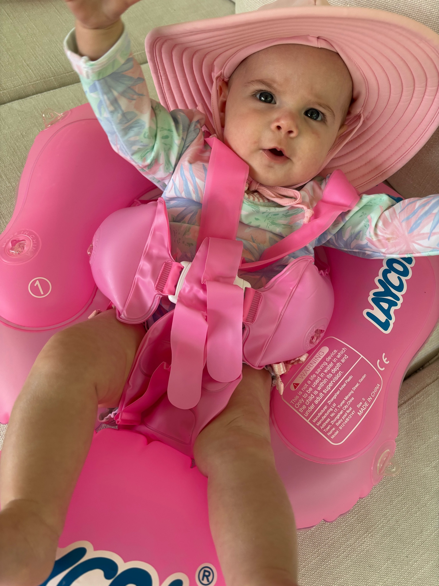 Madi is ready for the pool! She is wearing size 6-12 month in her ruffle but swimsuit and size small in her pool float. 



#LTKSwim #LTKKids #LTKBaby