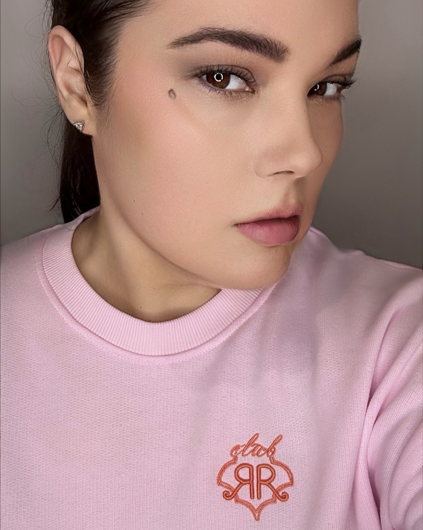 #ad #cppartner #colourpopbesties Clean girl look with Cloud Whip @colourpopcosmetics 💄👄 😍 I love using these products to do this and this Cloud Whip shade is so pretty!!!🥰 The shade I used is What the Fluff? and the blur look gives a soft touch to this clean girl look!!💗🤩 

Products that I used: 
✨ ColourPop Pretty Fresh hyaluronic acid creamy concealer shade 40 n  - applying to my lids before eyeshadow and under eye 
✨ ColourPop Pretty Fresh Hyaluronic Acid Hydrating Foundation in shade 55 n 
✨ ColourPop Heart To Get eyeshadow palette - I used 3 shades on my eyelids - who is this?, on your mind, & maybe next time 
✨ ColourPop Cream Bronzer Stix in shade Shell Beach
✨ ColourPop Instant Crush Cream Blush in cherry blossom shade ( cool pink ) 
✨ ColourPop Brow Boss Brow Gel ( clear )
✨ ColourPop Brow Boss Pencil shade dark brown ( natural dark brown ) 
✨ Maybelline Lash Sensational Waterproof Mascara in black shade 
✨ ColourPop Cloud Whip What the Fluff? shade ( cool pink )

#colourpopcosmetics #cleangirllook #cloudwhip 


#LTKBeauty #LTKOver40 #LTKmomlife