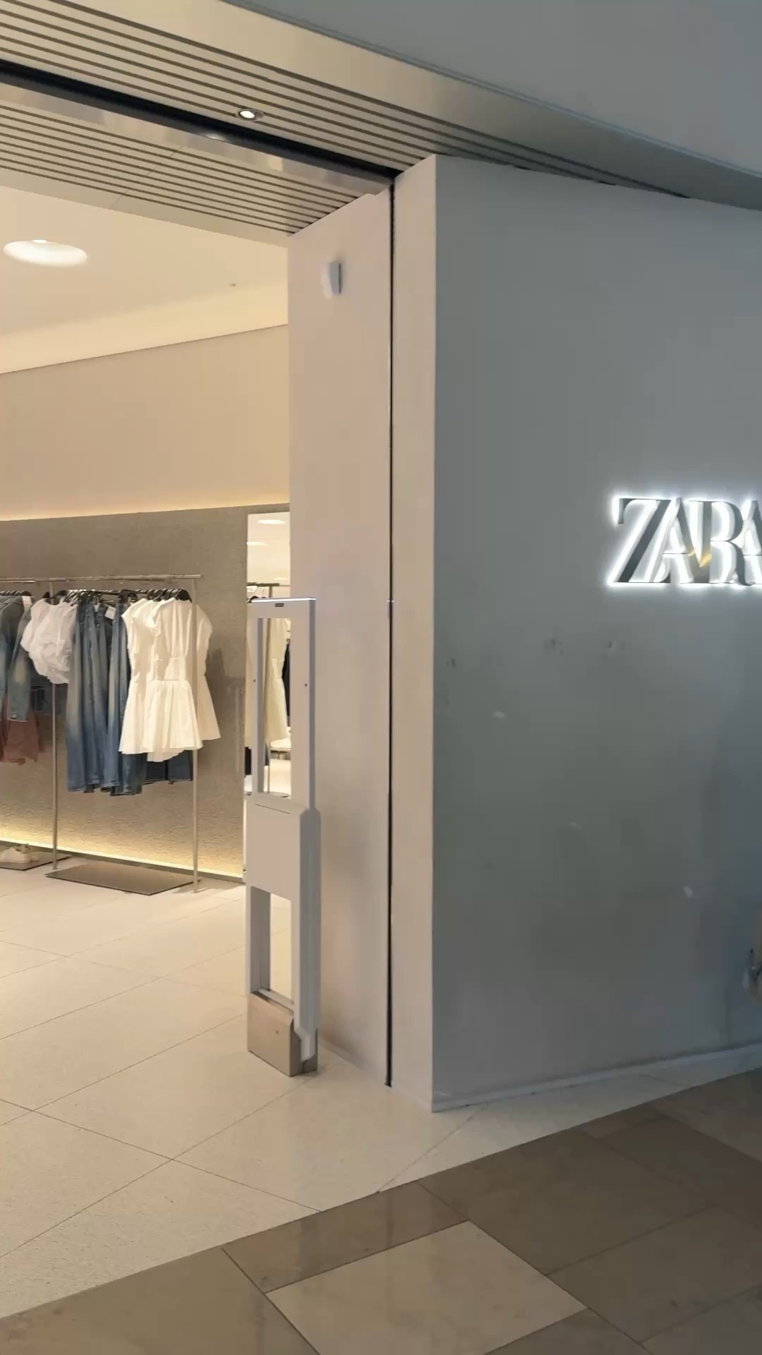 The nicest faux suede Pink jacket for Spring 😍 these jeans are gorgeous too - a wide leg fit in a nice light/medium wash. 
My new balance are back in stock too and the long sleeve white top is a great spring layering piece 


Zara new in 
Zara jacket 
Spring outfit  

#LTKspring #LTKstyletip #LTKuk