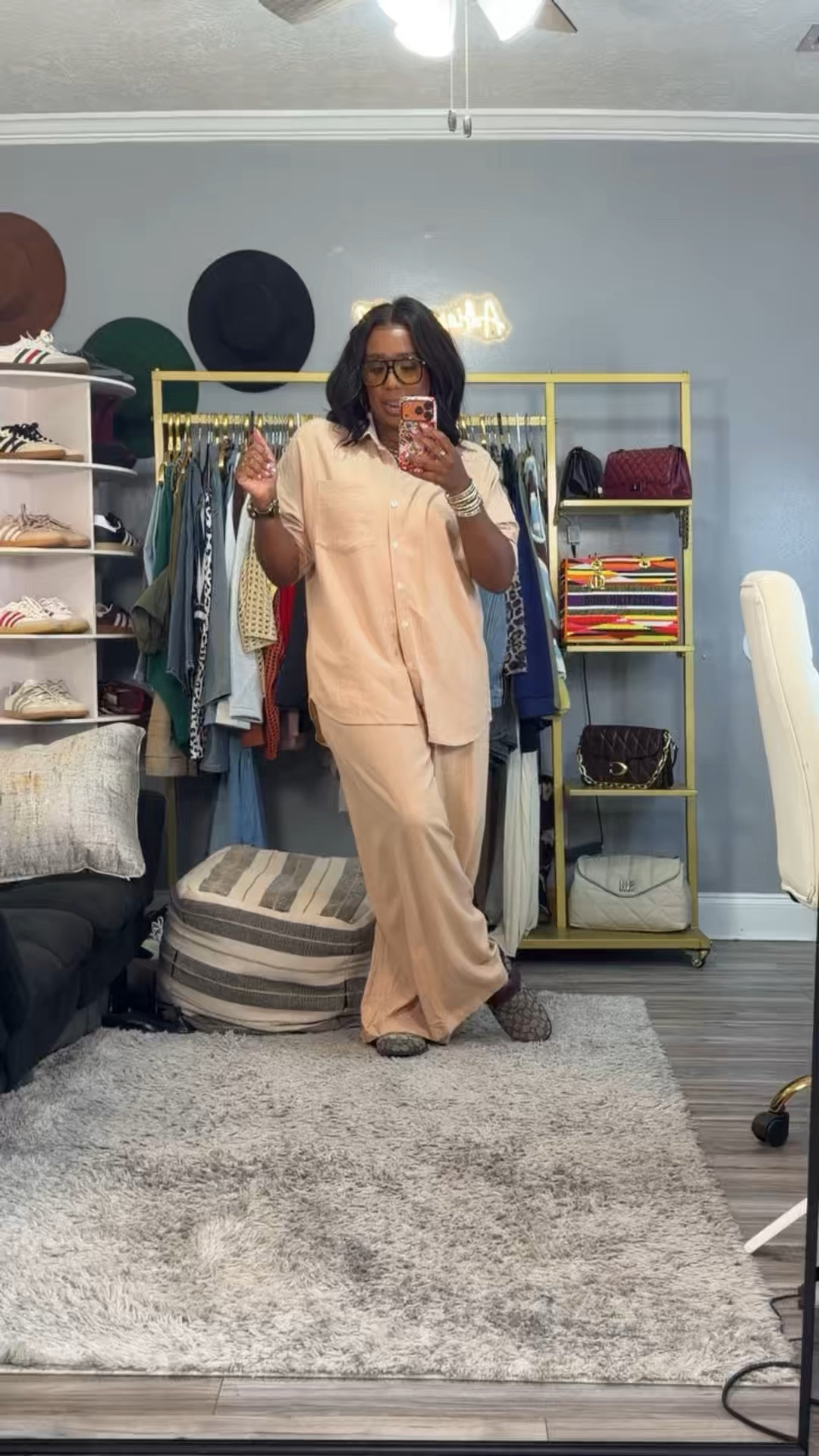 Amazon understood the assignment with these effortless summer-to-fall transition looks. 

From elevated trousers and chic matching sets to easy everyday outfits and boutique-inspired pieces, these finds look so much more expensive than they are.

Workwear
Vacation outfits
Mom-on-the-go looks
Weekend brunch styles
Date night ready

Every piece is versatile, flattering, and easy to mix and match with items already in your closet.
SIZING REFERENCE/ STATS - 5'5", 165 Ibs, size 10.

#amazonfashion #amazonfinds #fashionover40 #amazonstyle #over40fashion