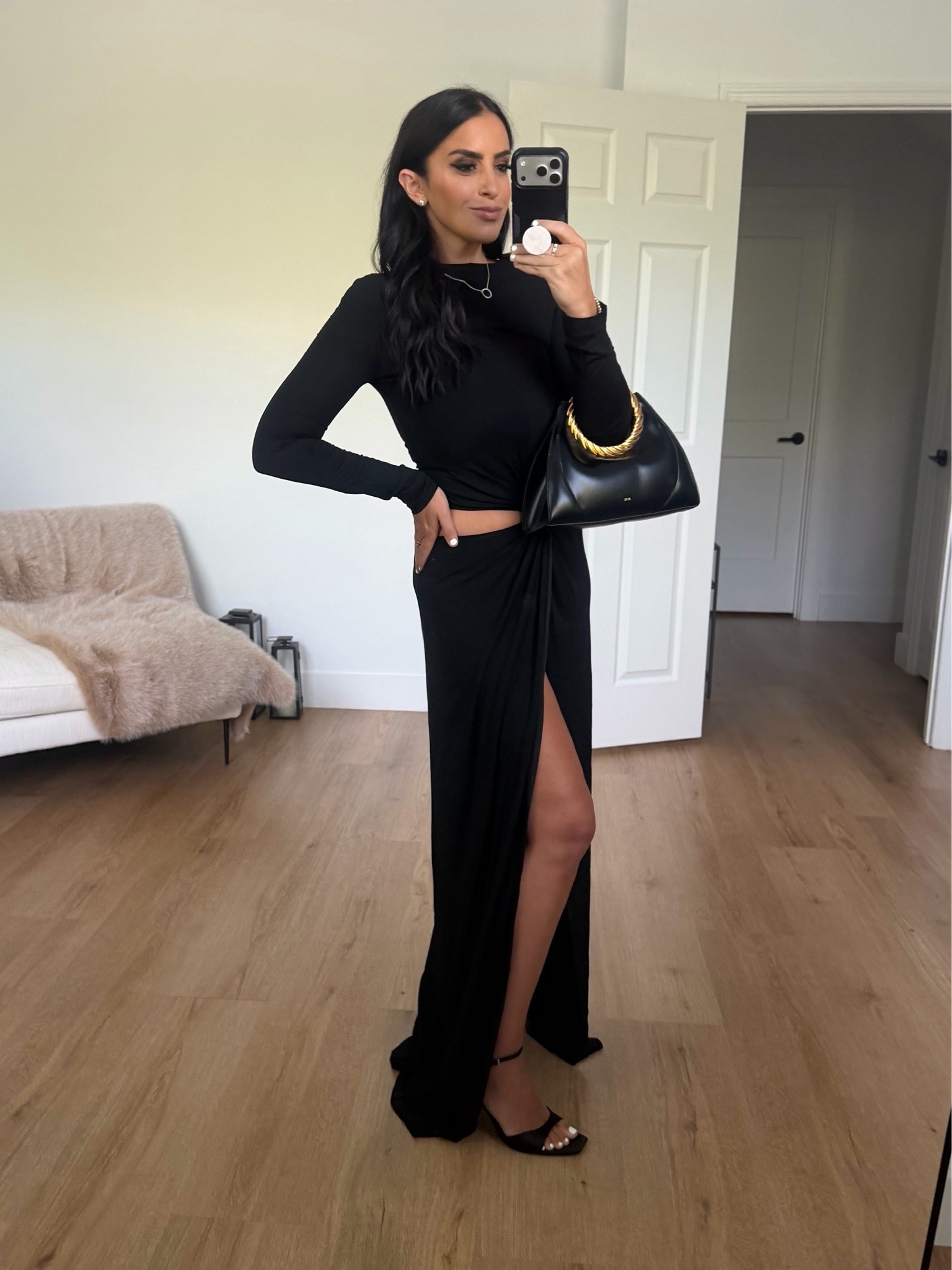 Leau vacanza black gown dress wearing size medium but should have done a small