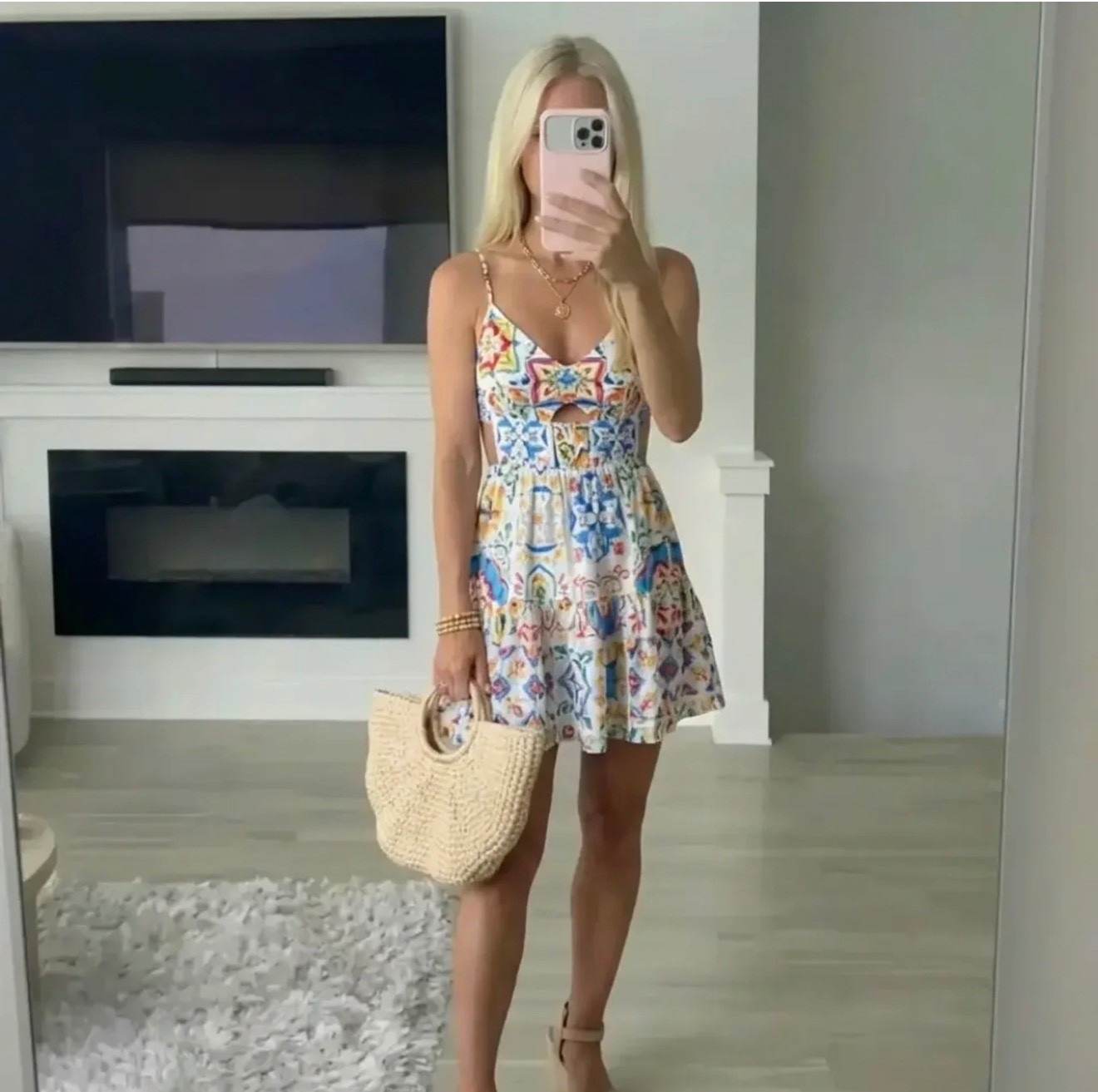 Sun-kissed moments, light fabrics, and a little wanderlust energy ✨
Easy, feminine, and made for slow days, travel plans, and sunshine memories.

#SoraAesthetic #TrendyHeidi #TravelGirlStyle #EffortlessChic #SummerDressStyle #WanderlustLook #FeminineStyle #SoftAesthetic #ResortWearVibes #VacationOutfit #OOTDInspo #ChicAndSimple #StyleInspoDaily #LightAndLovely #PassportReady

#LTKgrwm #LTKdayinmylife #LTKNYFW