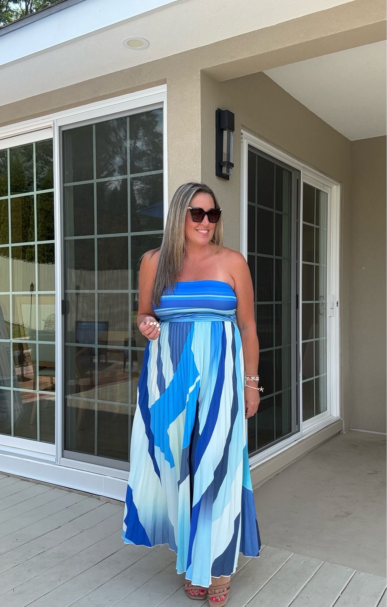 Beautiful New Maxi from @Cupshe 💙

Love these shades of blue blended together! This bandeau style is my favorite look for summer!

#LTKootd