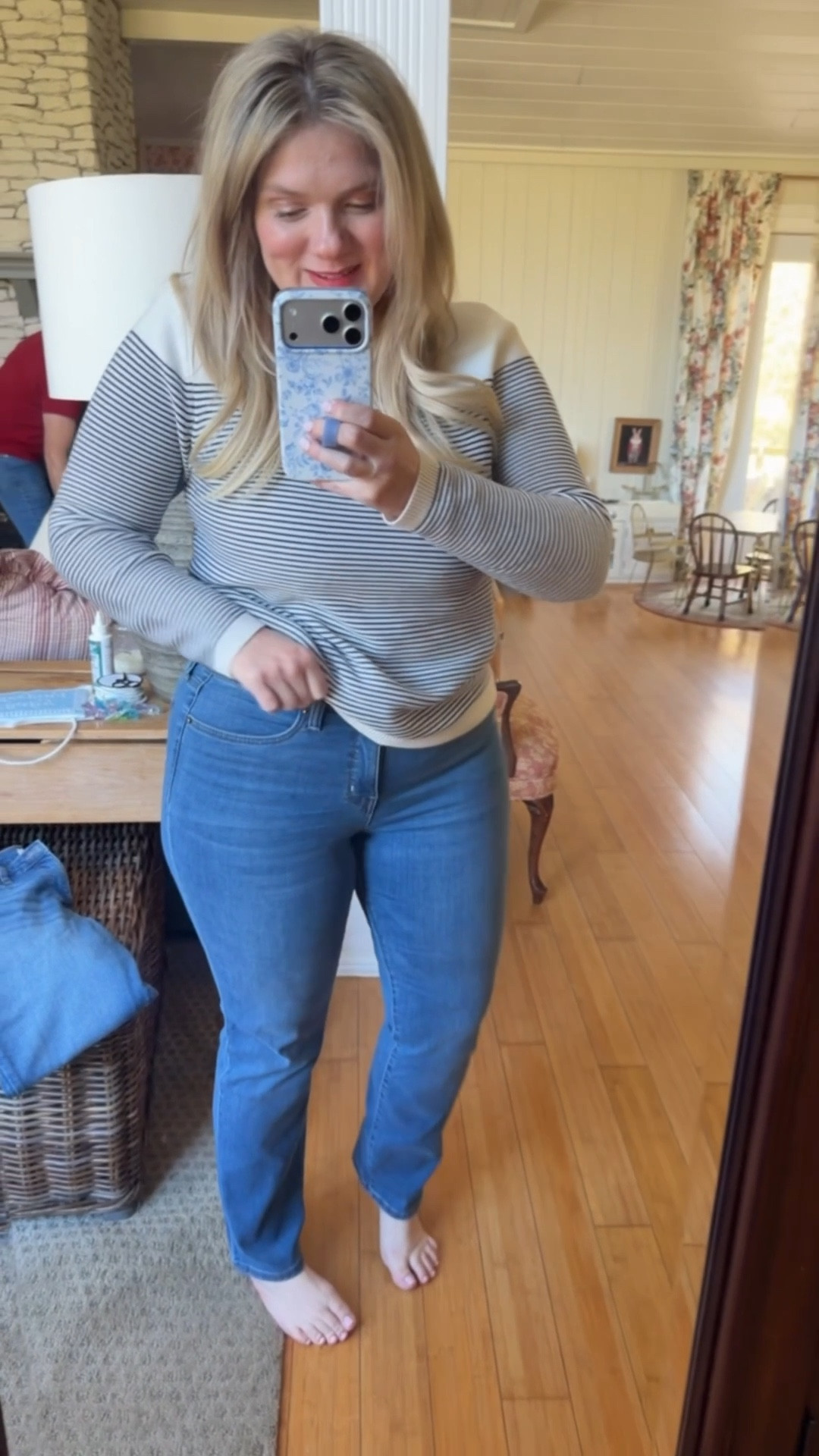 9 days postpartum! Most forgiving jeans! 👖 

#LTKFindsUnder50 #LTKmomlife #LTKBump