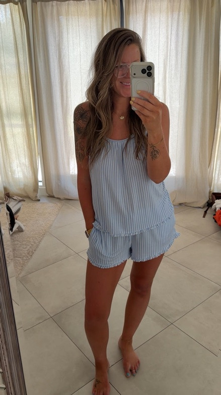 Wearing a large

#LTKTall #LTKMidsize #LTKOver40