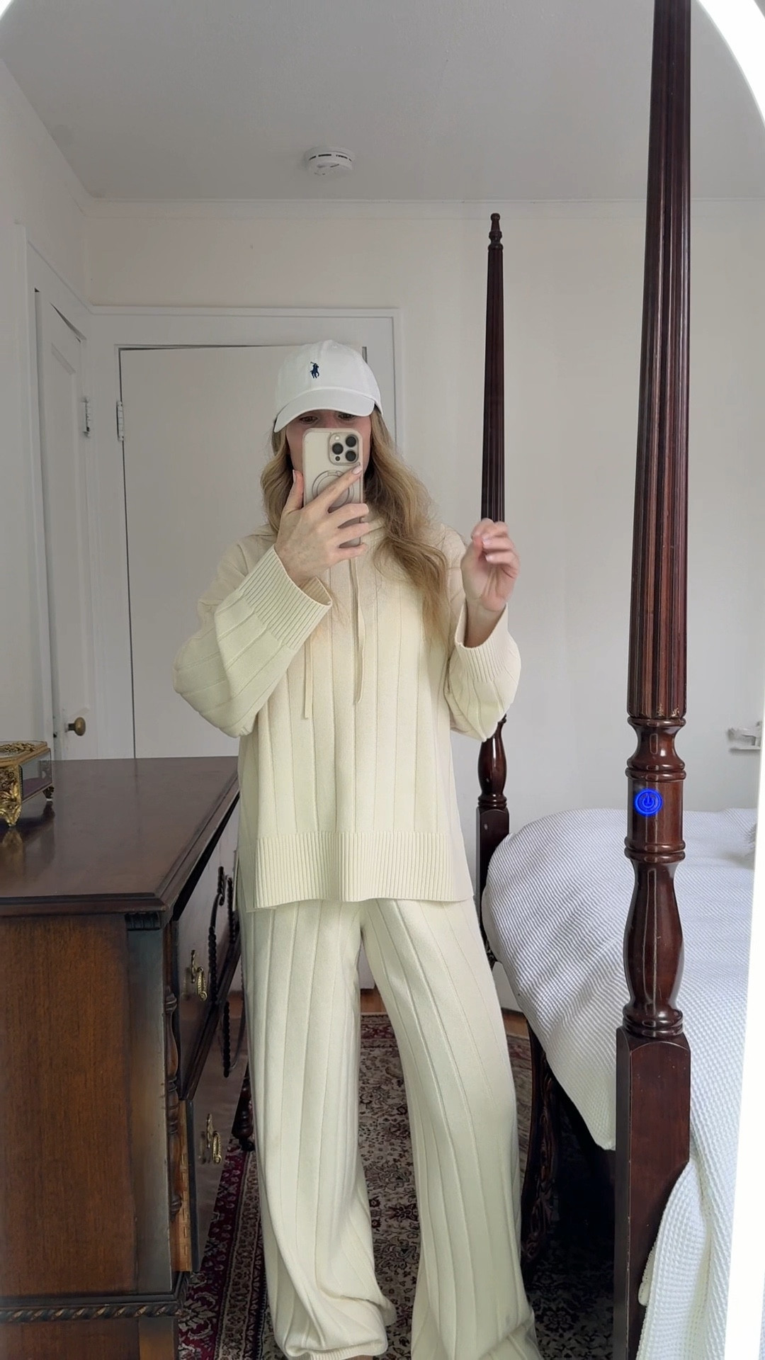 The most stunning ribbed cashmere set 

Cashmere, ribbed cashmere, loungewear, matching set, Lilysilk, elegant style, chic style

#LTKootd #LTKTravel #LTKgrwm