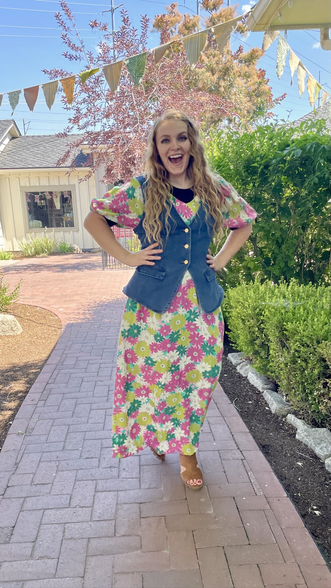 I hope you have the vest Monday ever 😜 I love adding a vest to a dress to give it a totally different look and really make me feel like a teacher!

#LTKootd #LTKSeasonal #LTKWorkwear