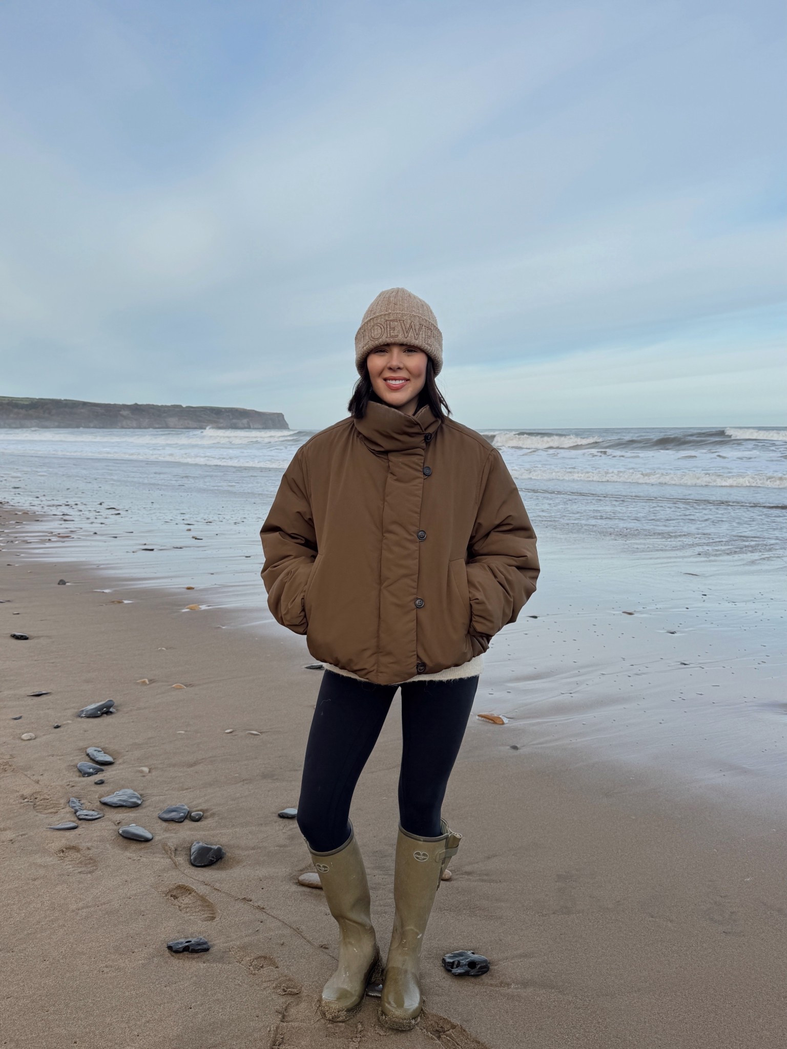 Perfect autumnal stay cay to finish off October. So happy it’s puffer coat season! 

Puffer jacket, Zara, wellies, Abercrombie leggings, Loewe hat, beanie, autumn outfits, winter outfits 

#LTKuk #LTKwinter #LTKautumn