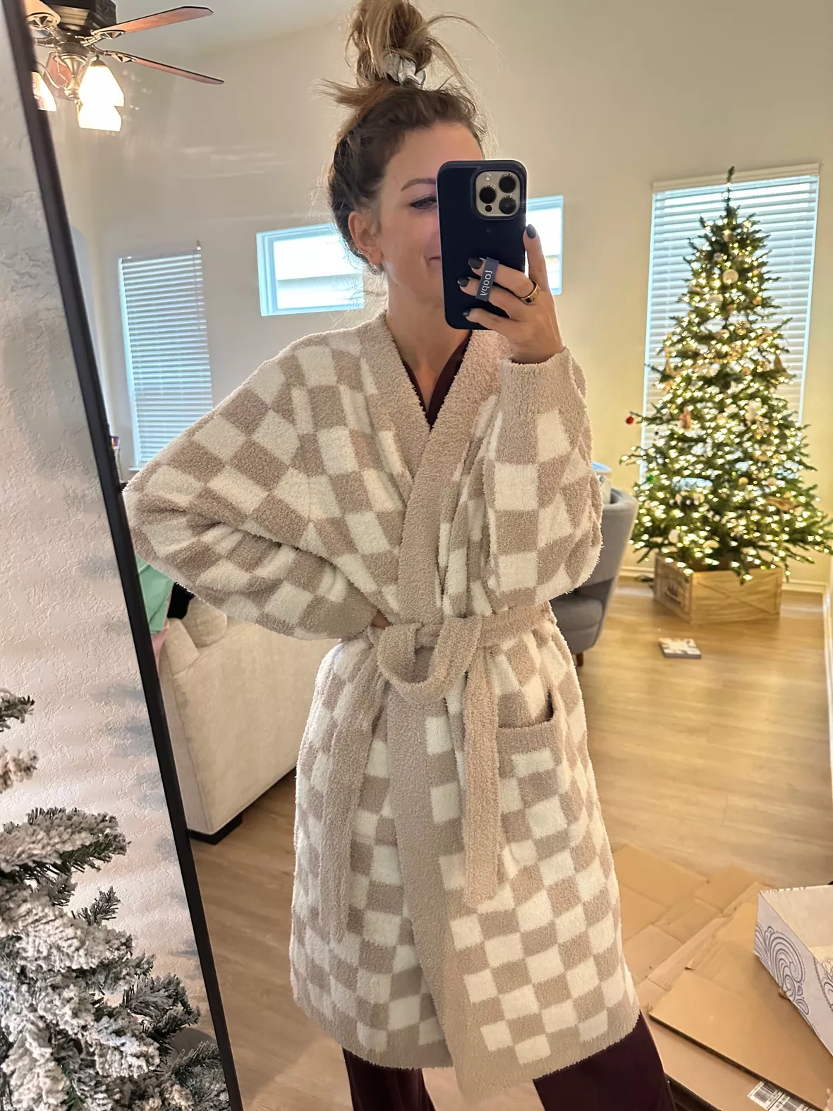 Checkered Buttery Robe L/XL / Light Grey and White with White Border