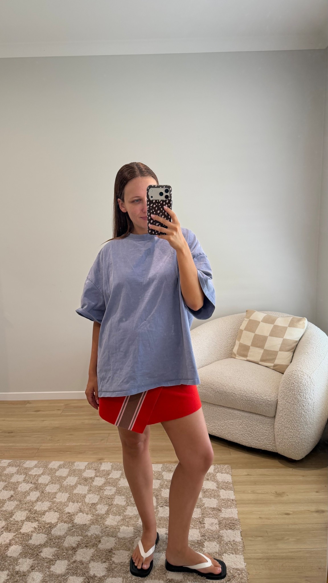 I wear size 8 in willow tee 
Skirt from by billie