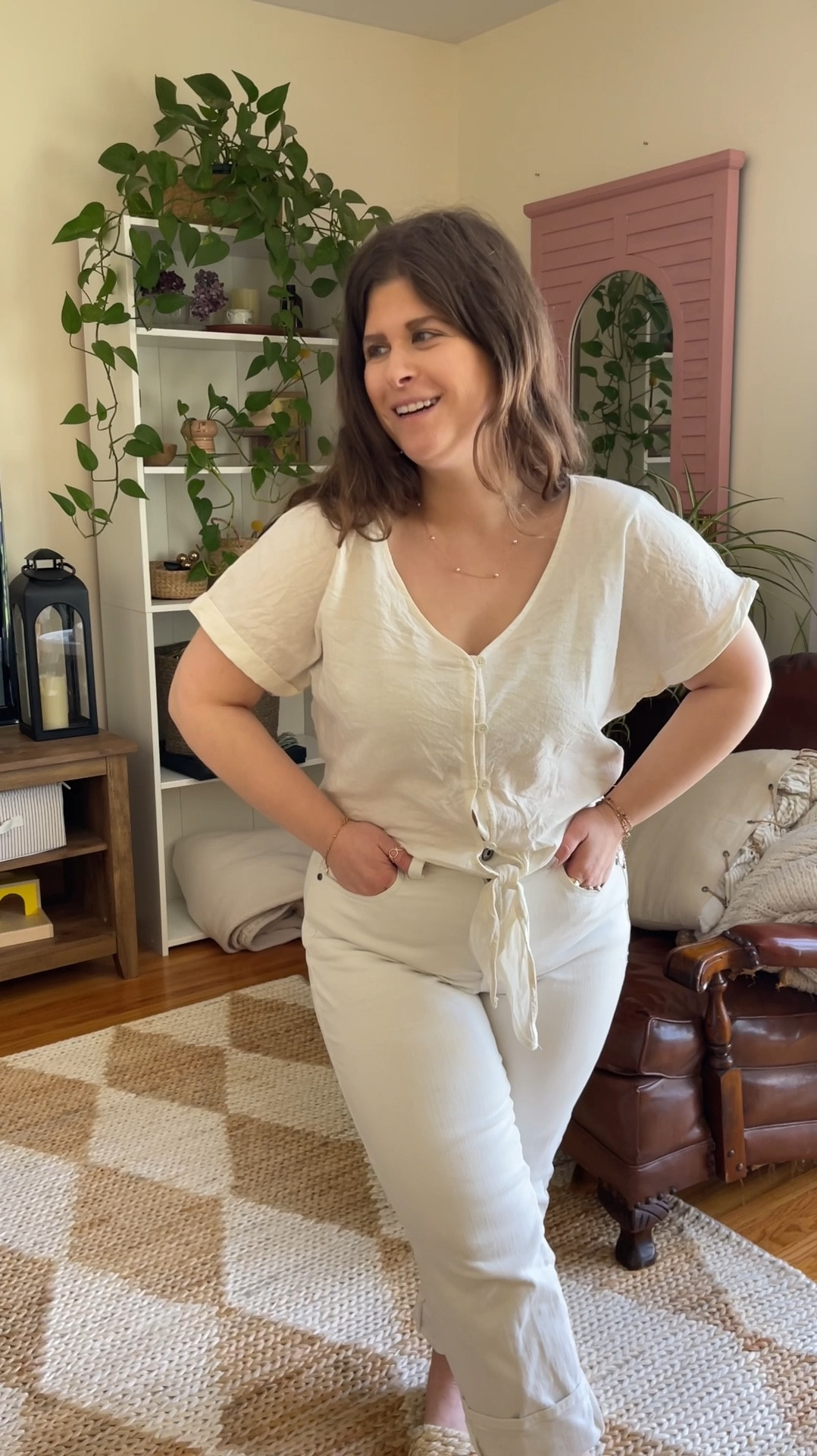 Loving all the linen. Size 2xs in top and dress. Size 6 in denim



#LTKVideo #LTKstyletip #LTKSeasonal