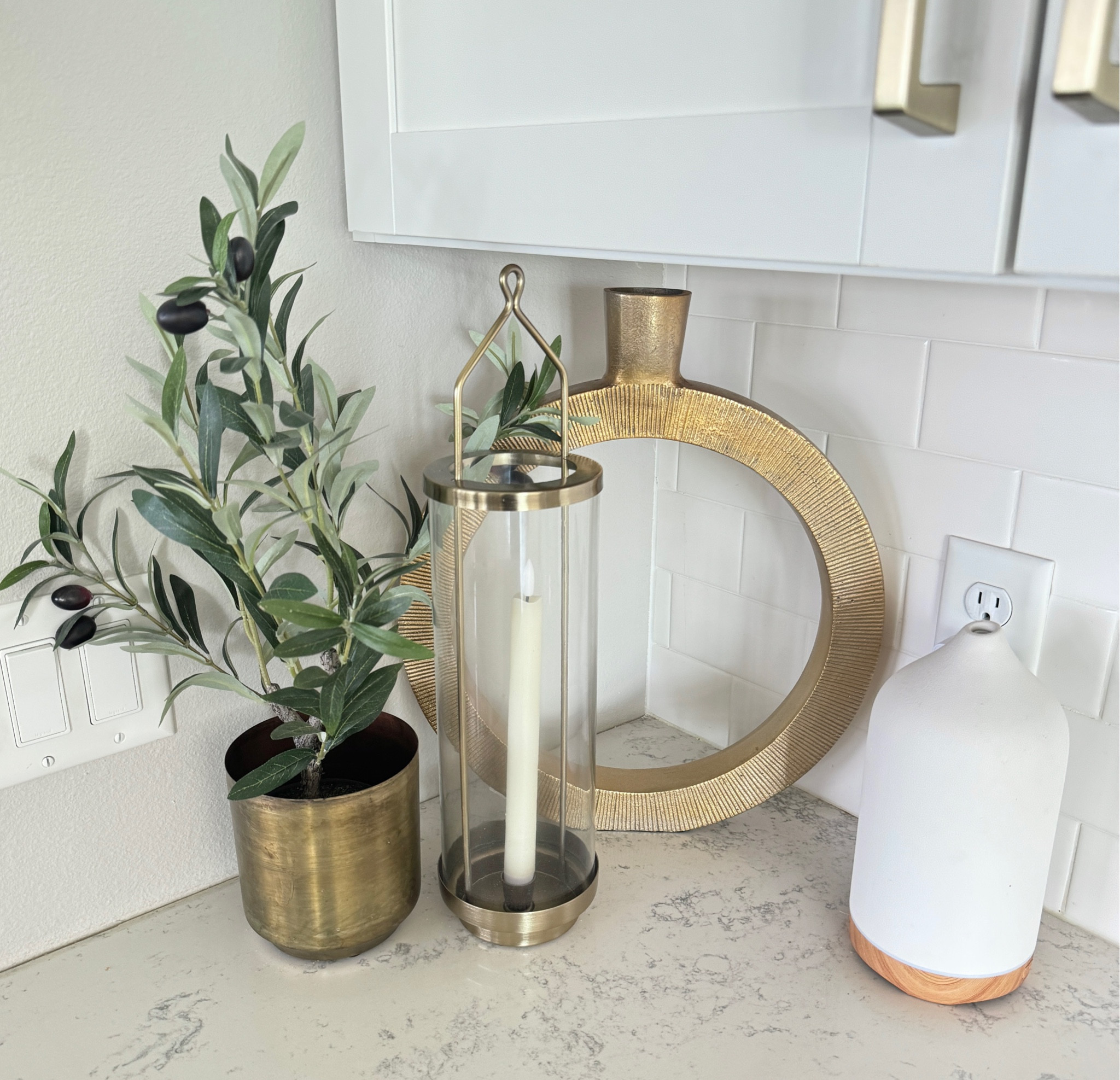 My absolute favorite oil diffuser! My whole living area smells amazing because of it!