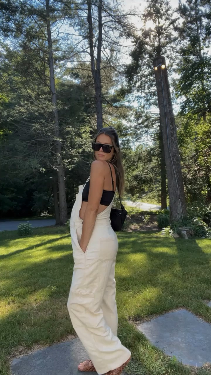 overalls and pregnancy go together 🥵  #LTKsunglasses #LTKmaternity #LTKbump