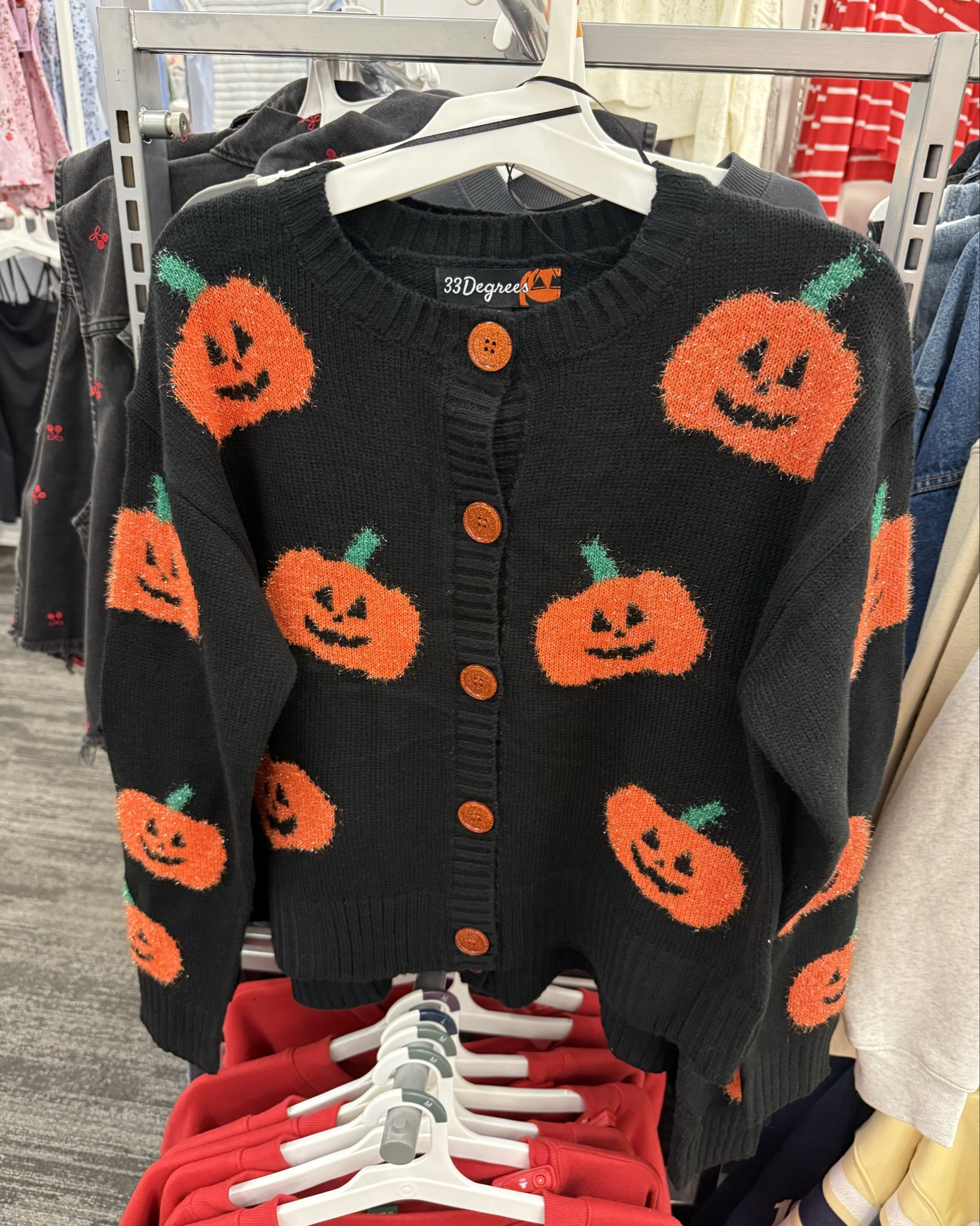 🎃👻 Spooky season finds at Target!! How cute is this pumpkin cardigan + the Salem crewneck?! 🍂 Perfect for cozy fall vibes, pumpkin patches, or just sipping cider at home. Linking these + even more Halloween-ready pieces for you!! 🖤🧡

#TargetStyle #HalloweenVibes #FallOOTD #TargetFinds


#LTKFindsUnder50 #LTKSeasonal #LTKFamily