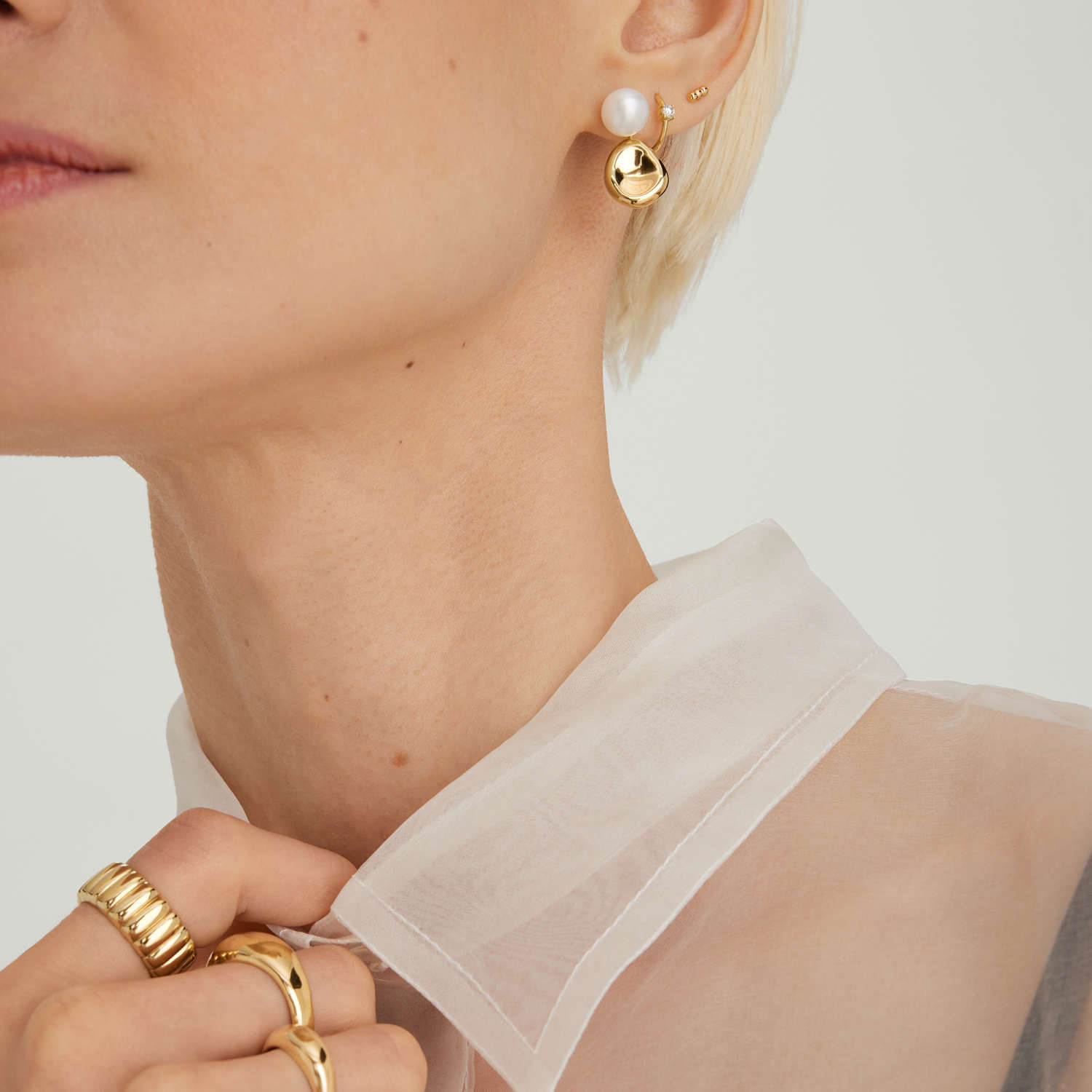 Pearl Sculptural Drop Earrings - C$128 | Mejuri (Global)