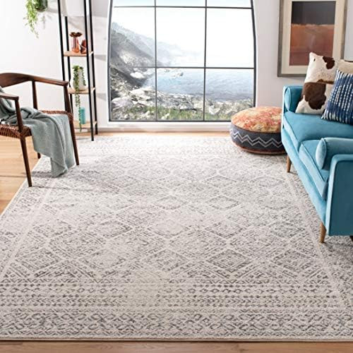 SAFAVIEH Tulum Collection 6' x 9' Ivory/Grey TUL264A Moroccan Boho Distressed Non-Shedding Living... | Amazon (US)